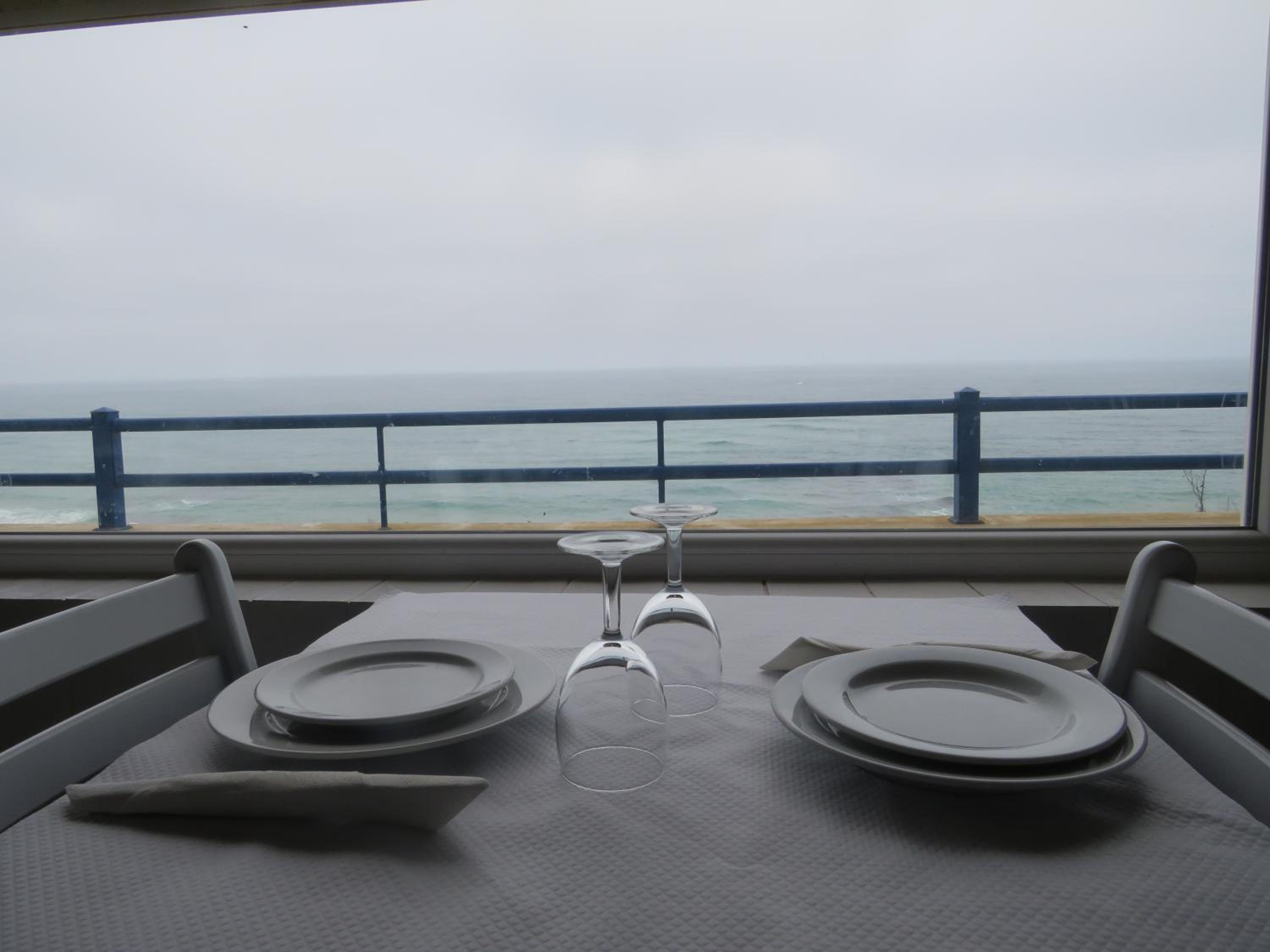 One-Bedroom Apartment with Sea View - Photo 12