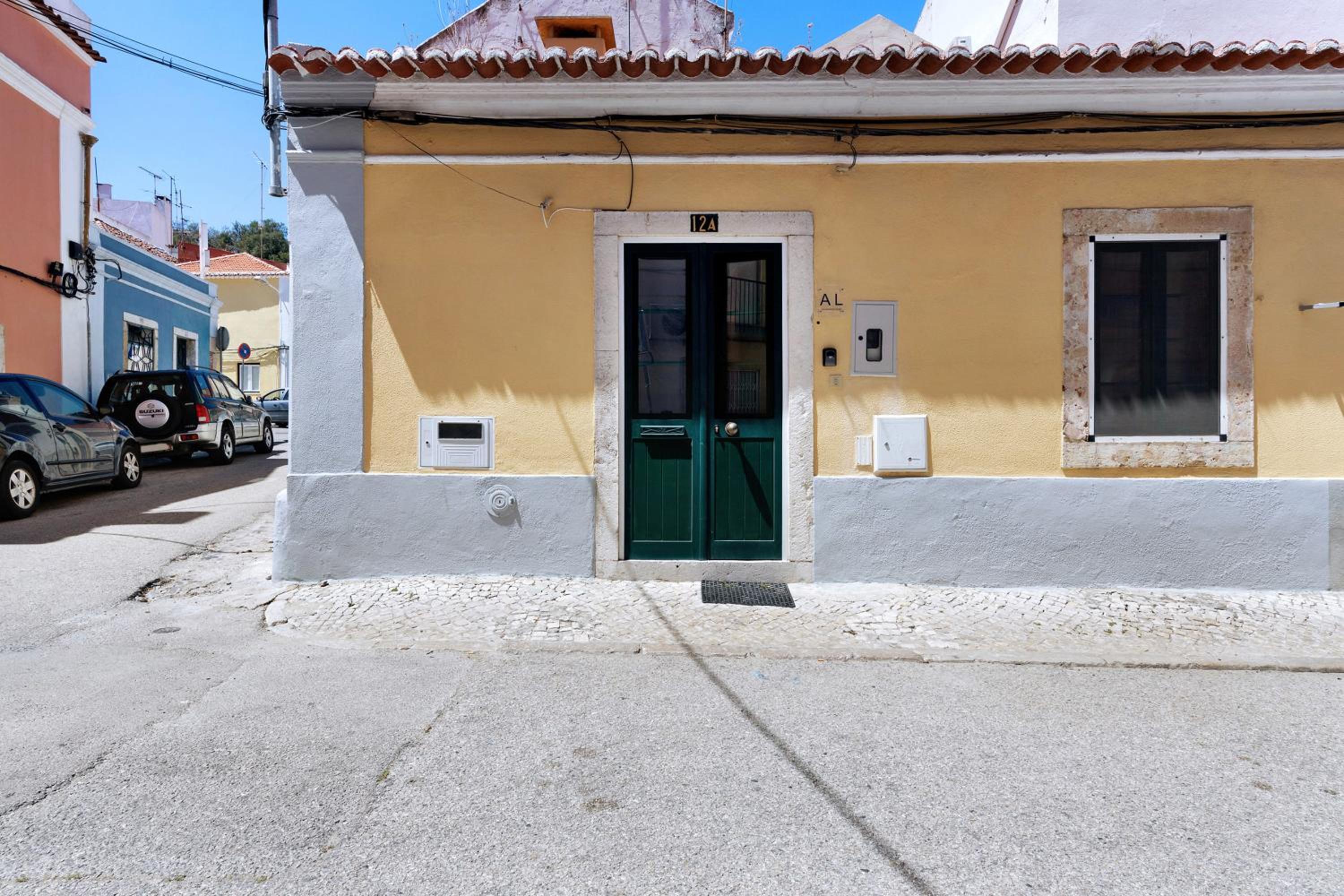 Two-Bedroom House - Photo 18