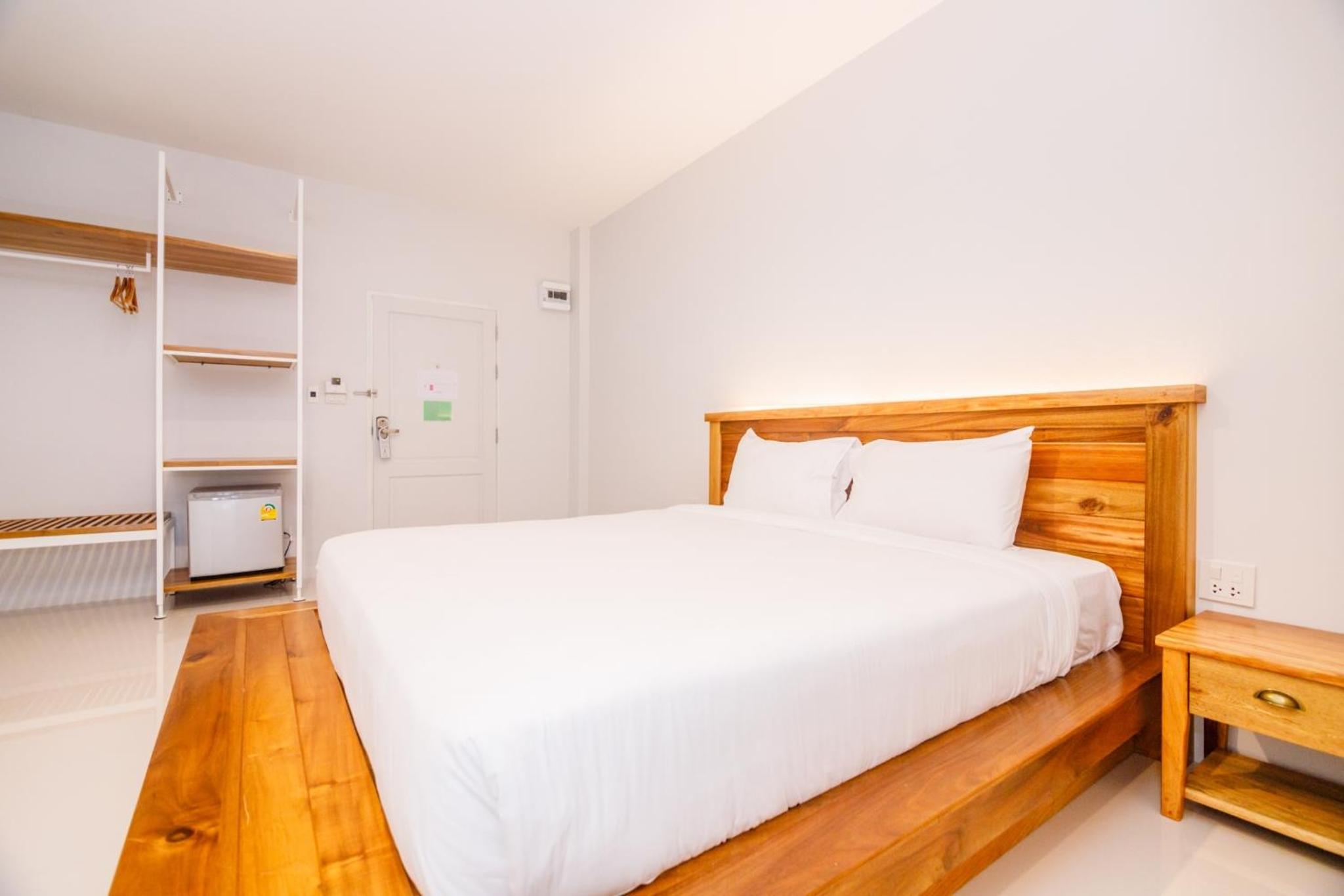 Standard Single Room - Photo 7