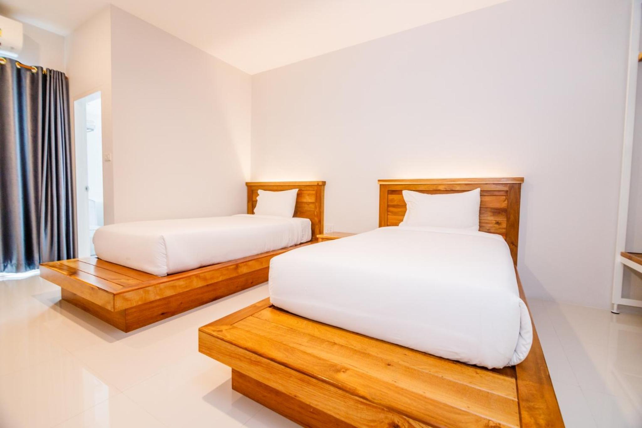 Twin Room - Photo 13