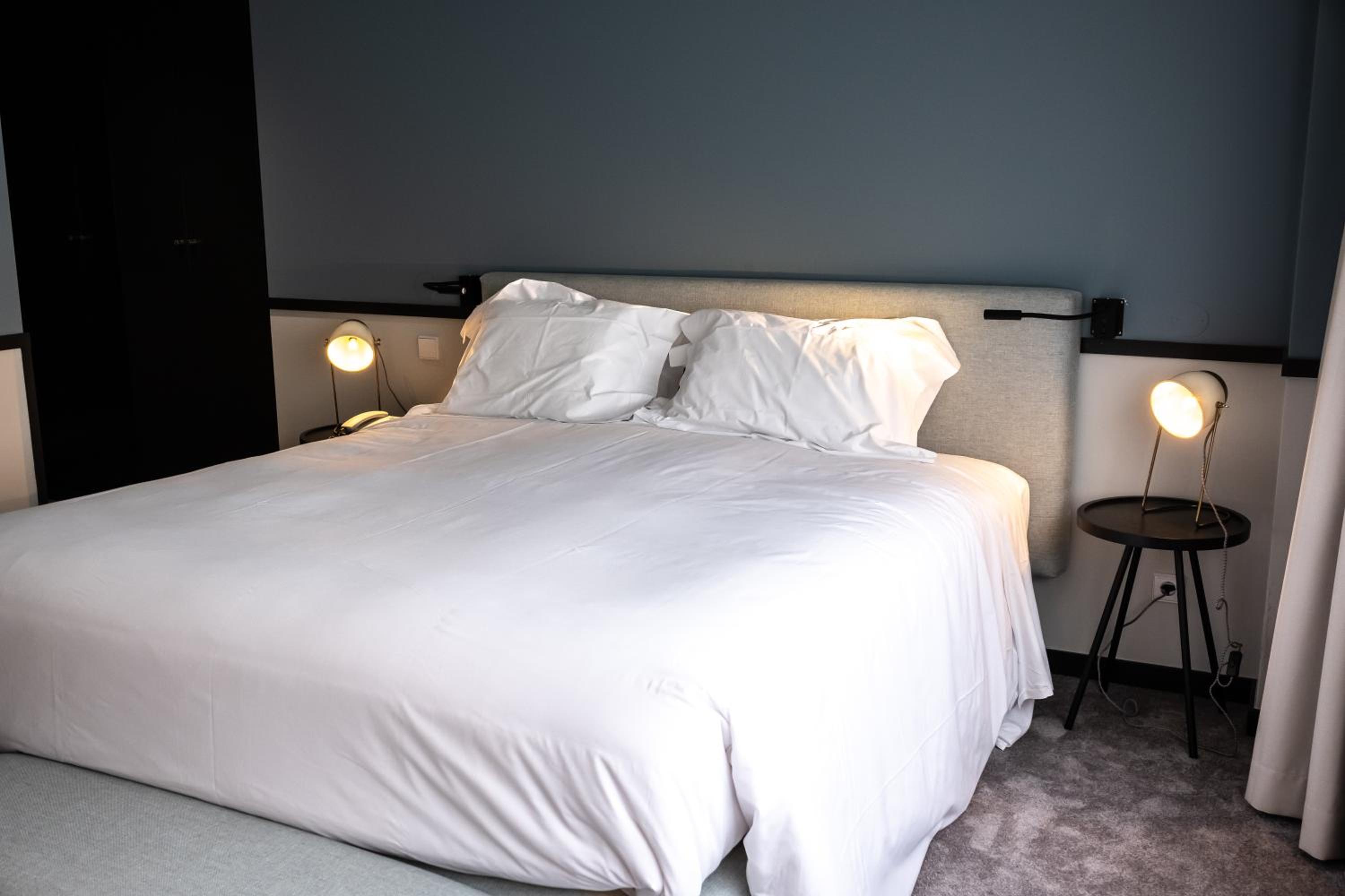 Standard Double or Twin Room - Photo 6