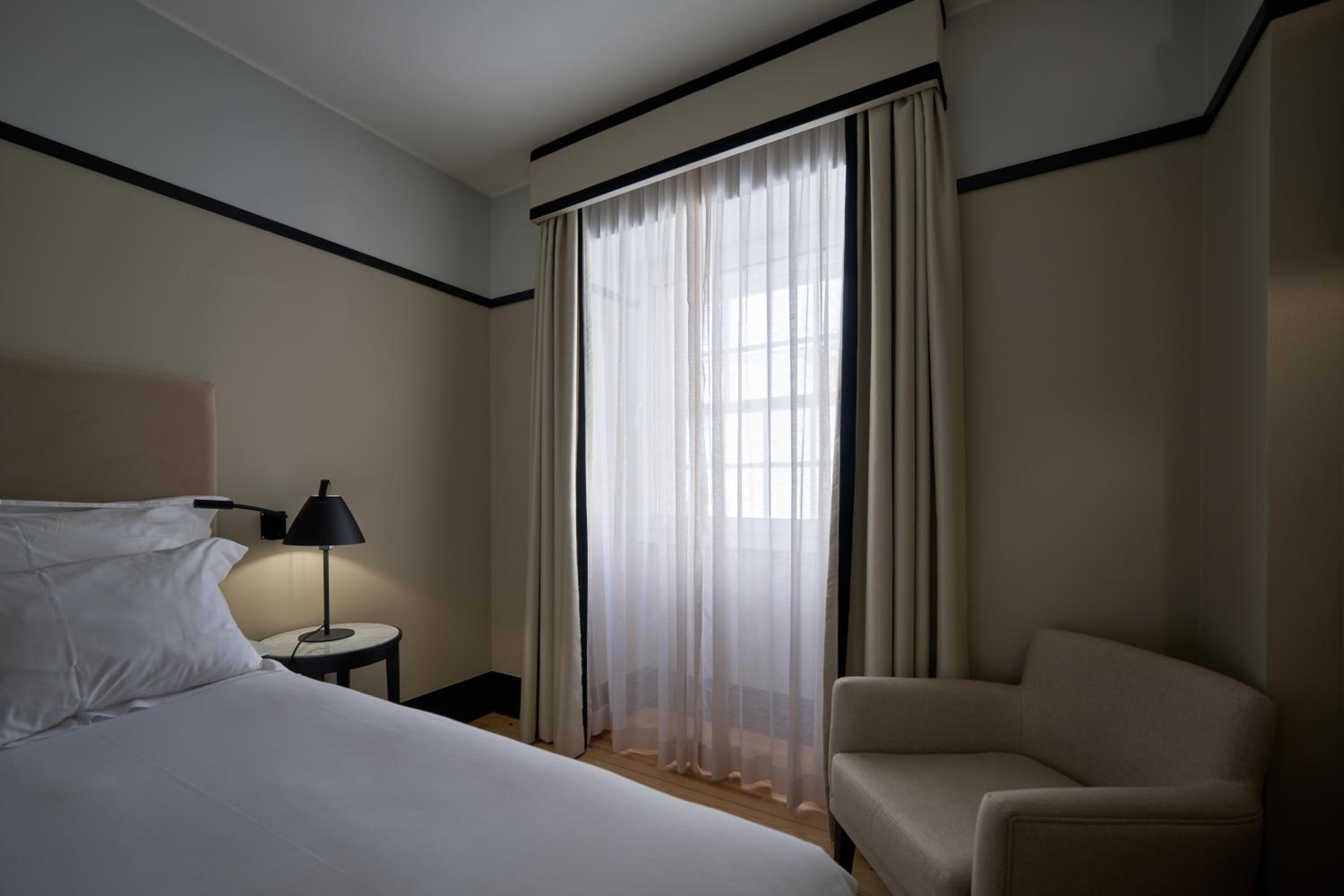 Double or Twin Room - Photo 3