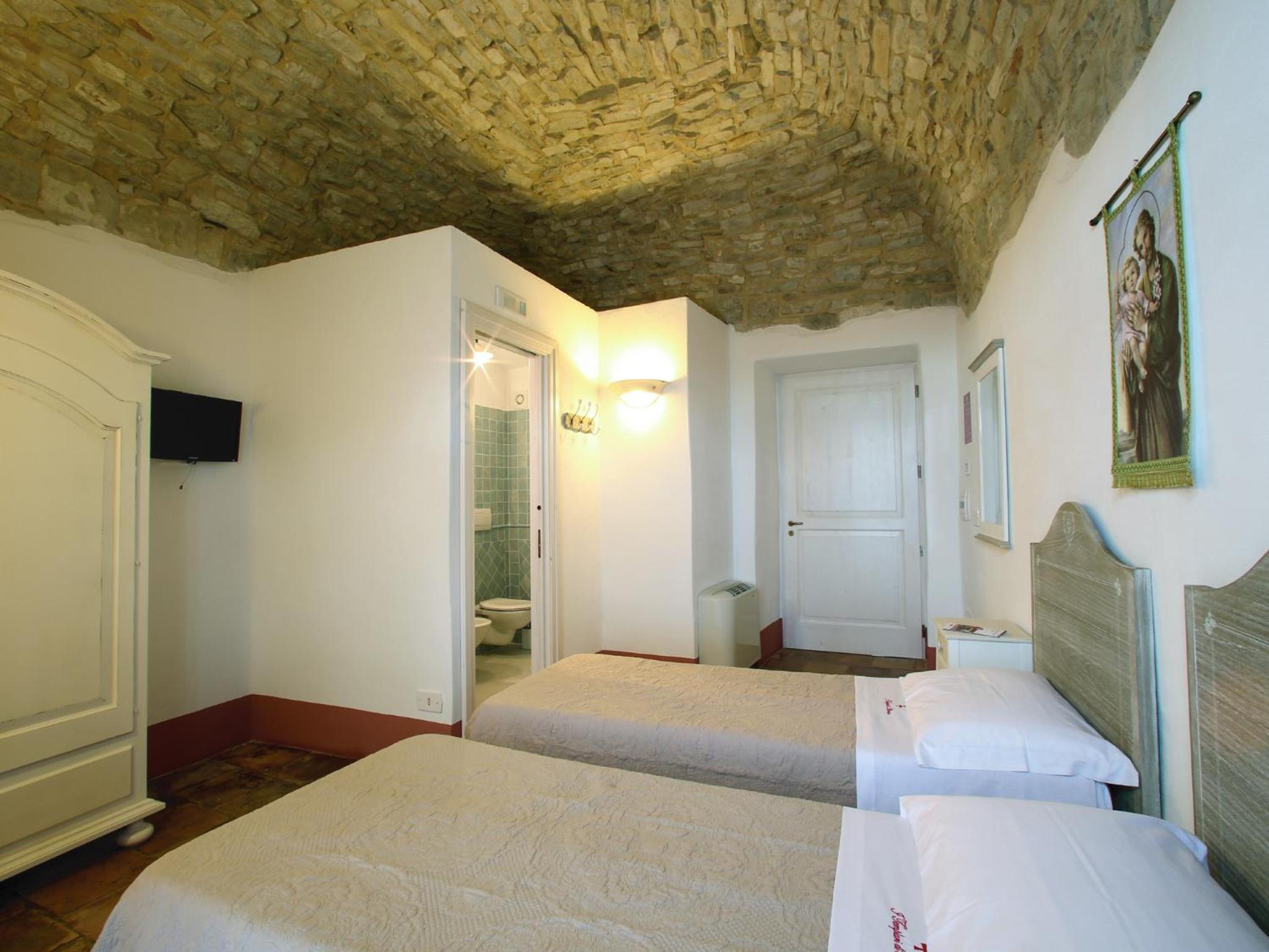 Twin Room with Balcony photo 2
