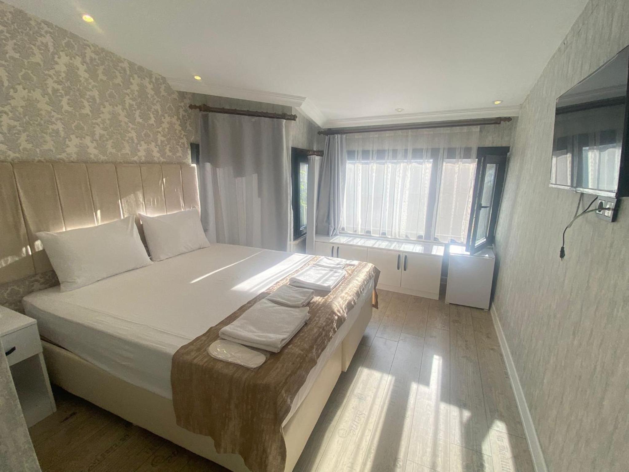 Budget Double Room photo 3