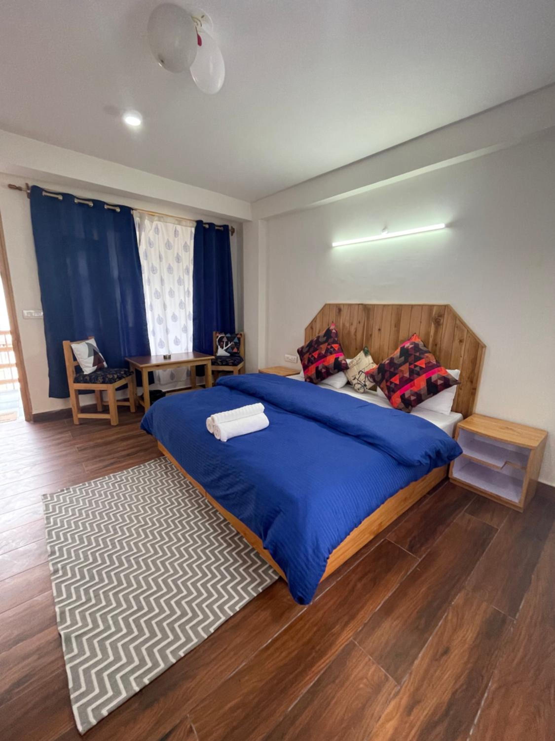 Double Room with Mountain View - Photo 18