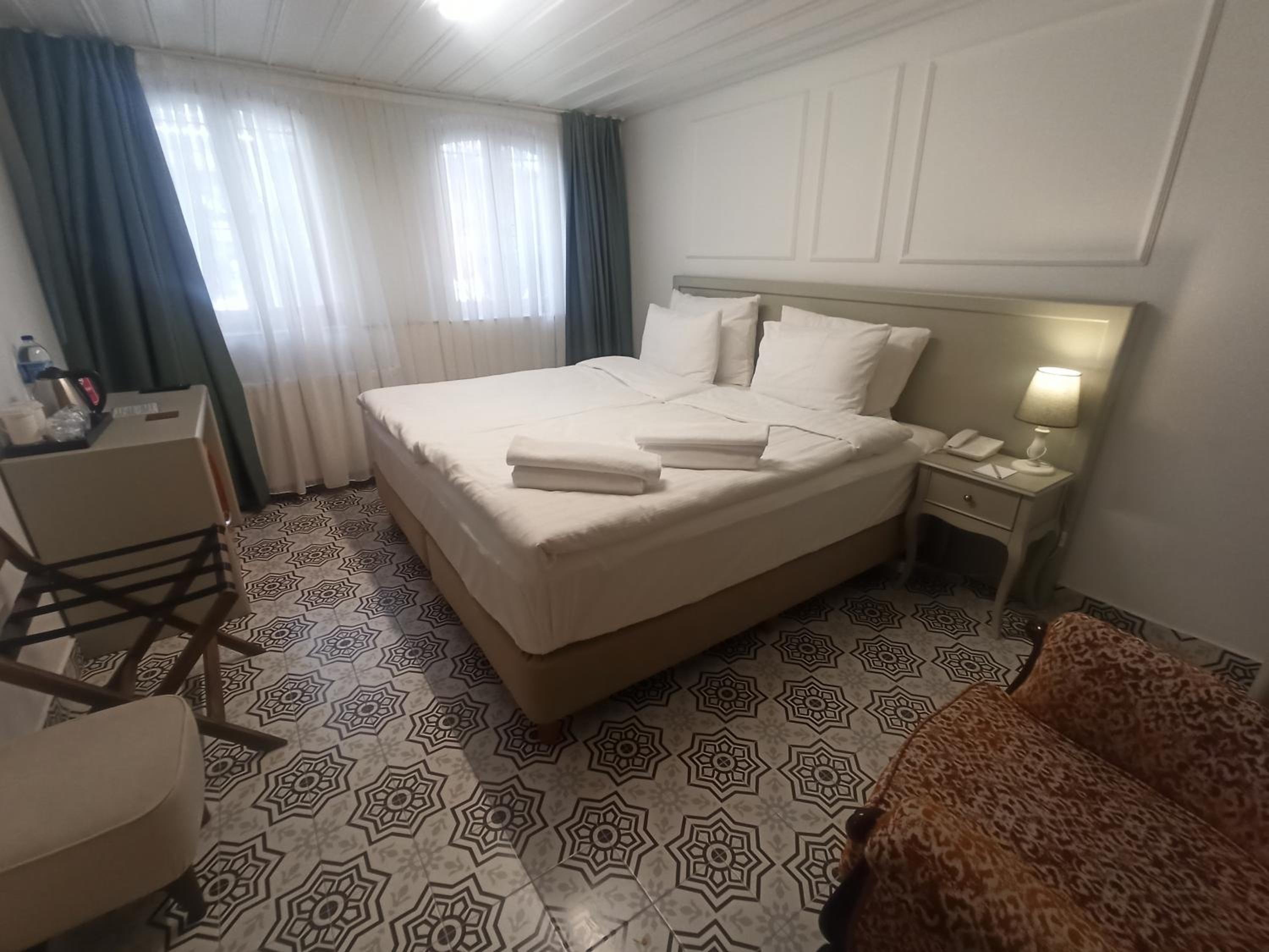 Economy Double Room photo 2