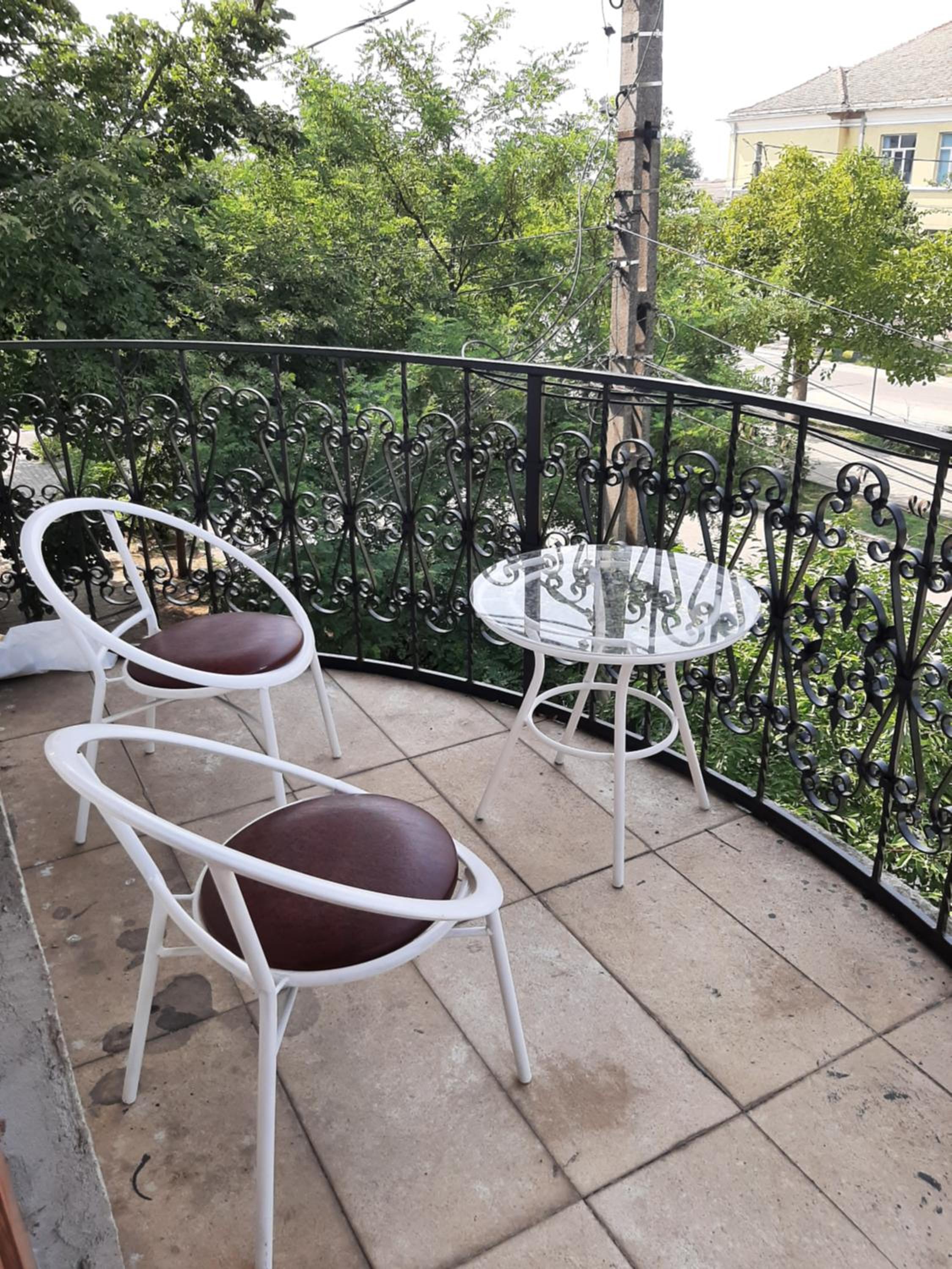 Deluxe Room (2 Adults + 1 Child) - Photo 3