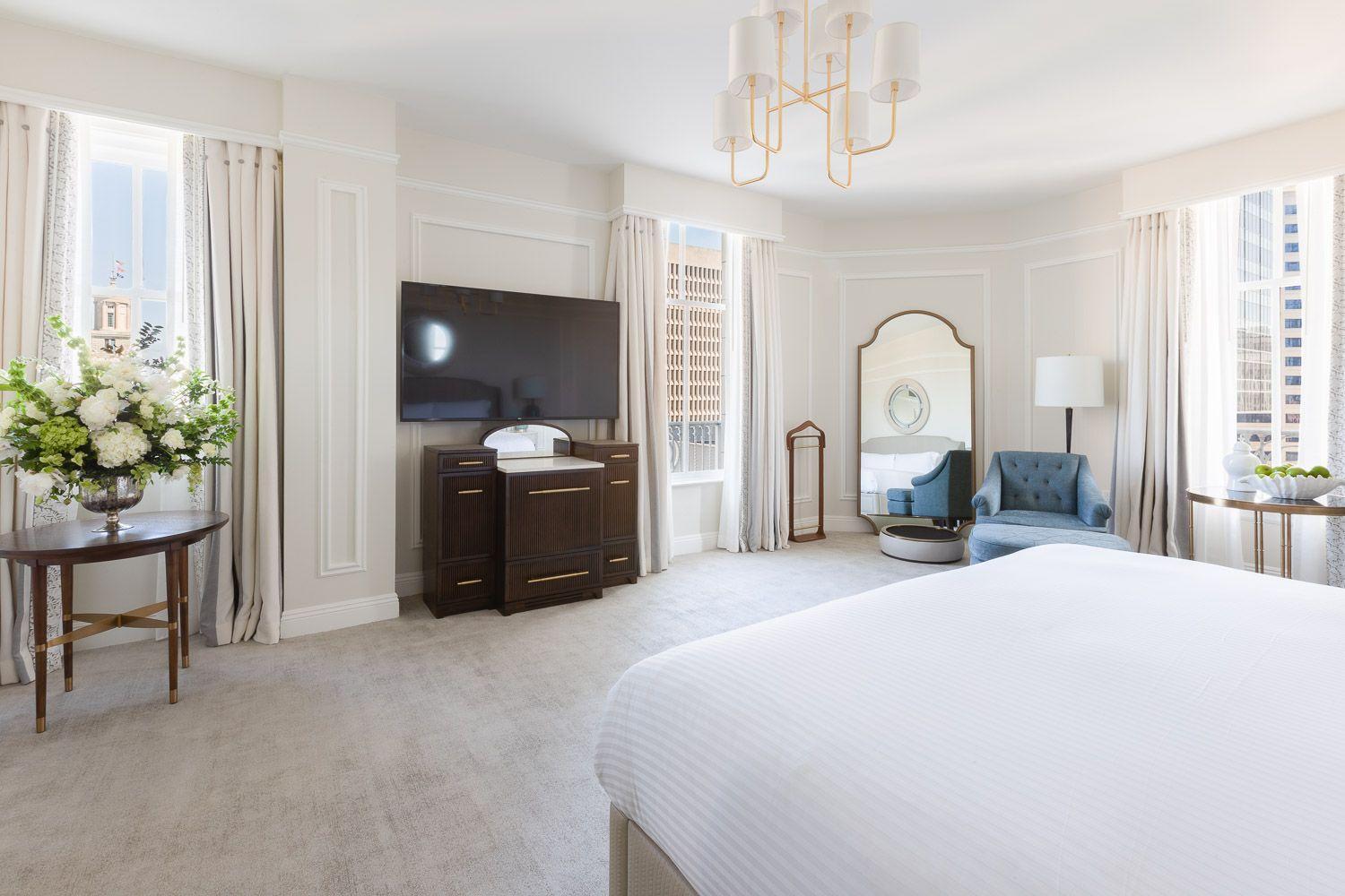 Suite - Photo 1