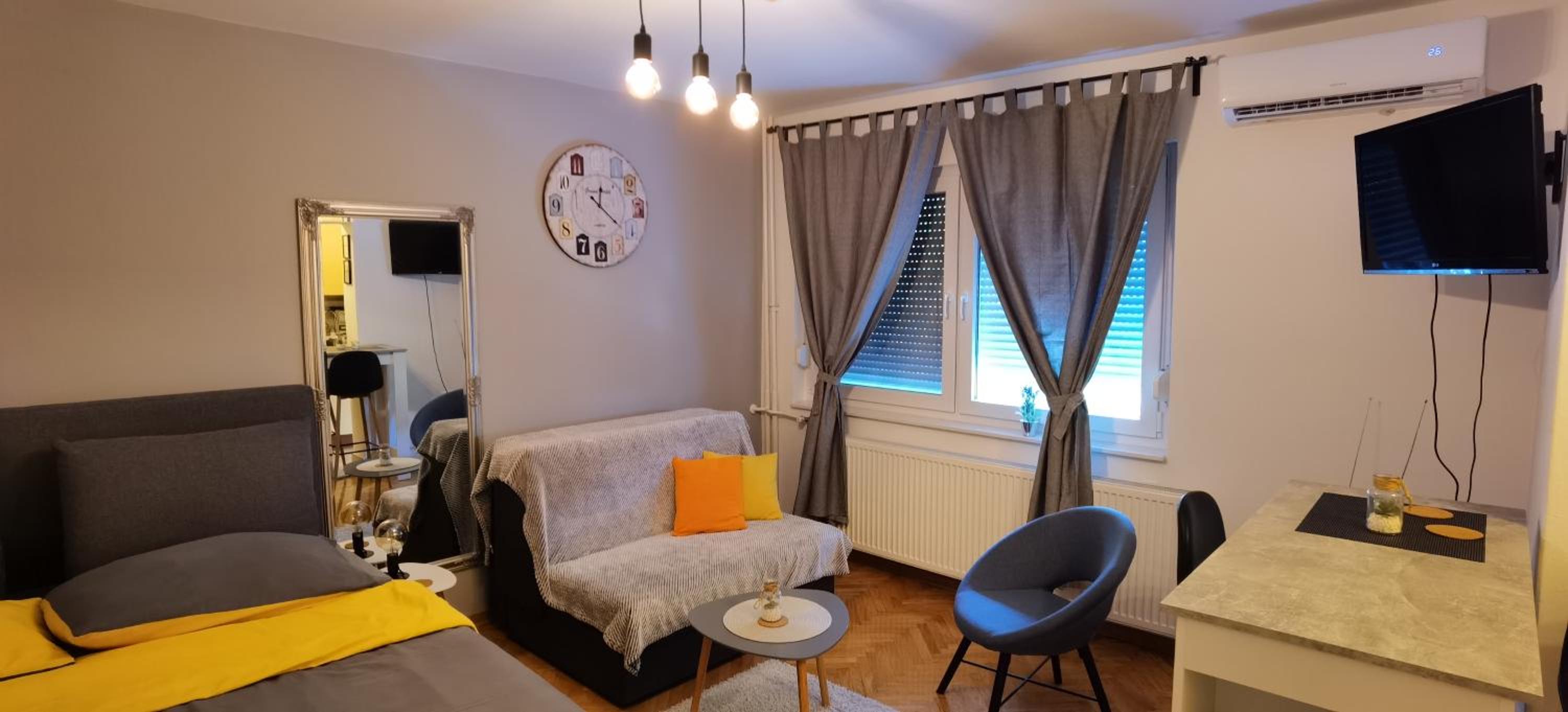 One-Bedroom Apartment - Photo 8