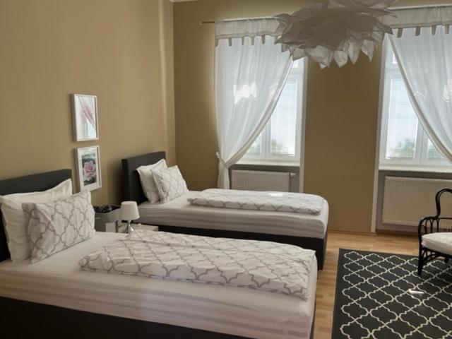 Twin Room with Shared Bathroom photo 3
