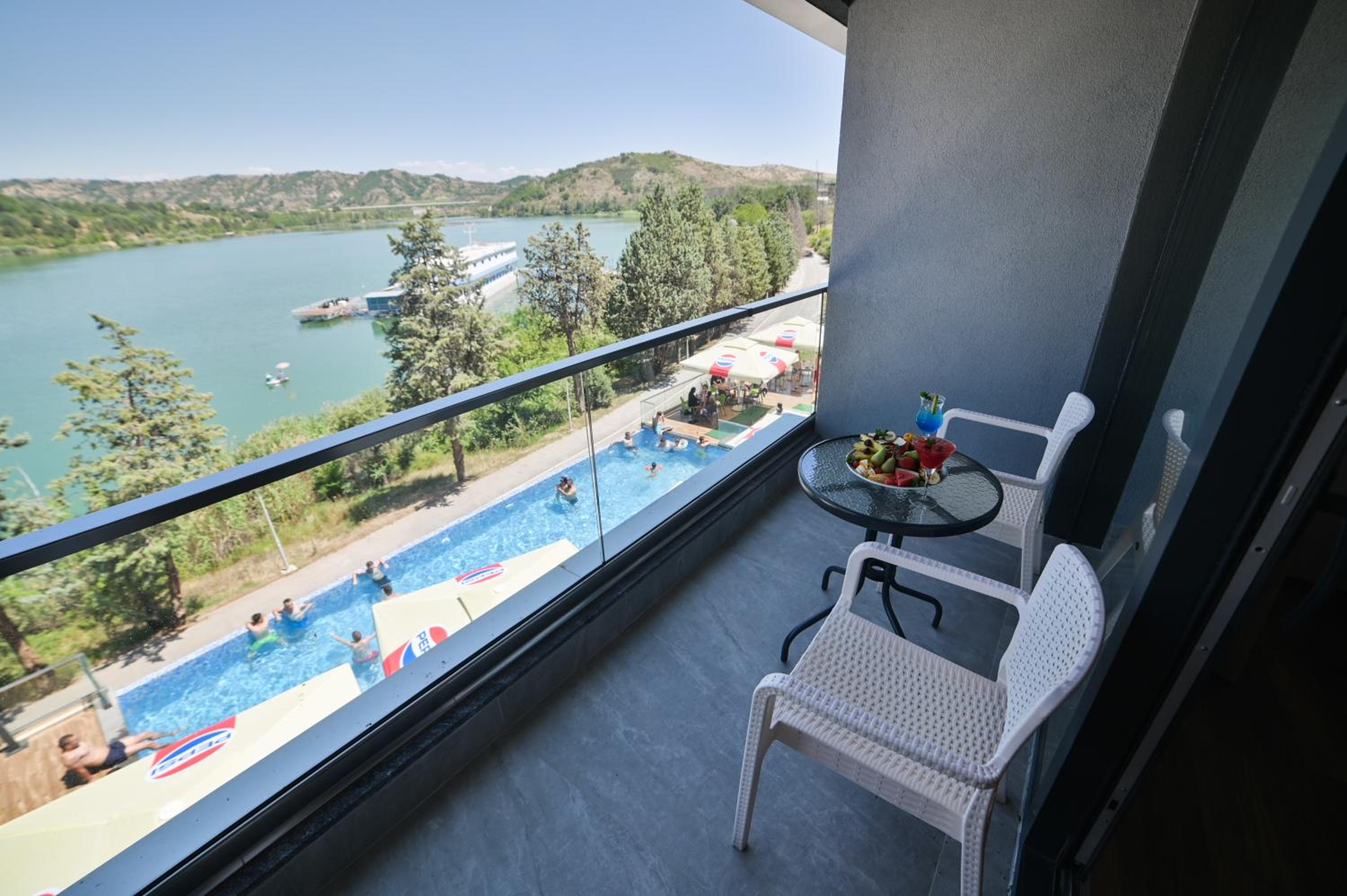 Deluxe Double Room with Balcony photo 2