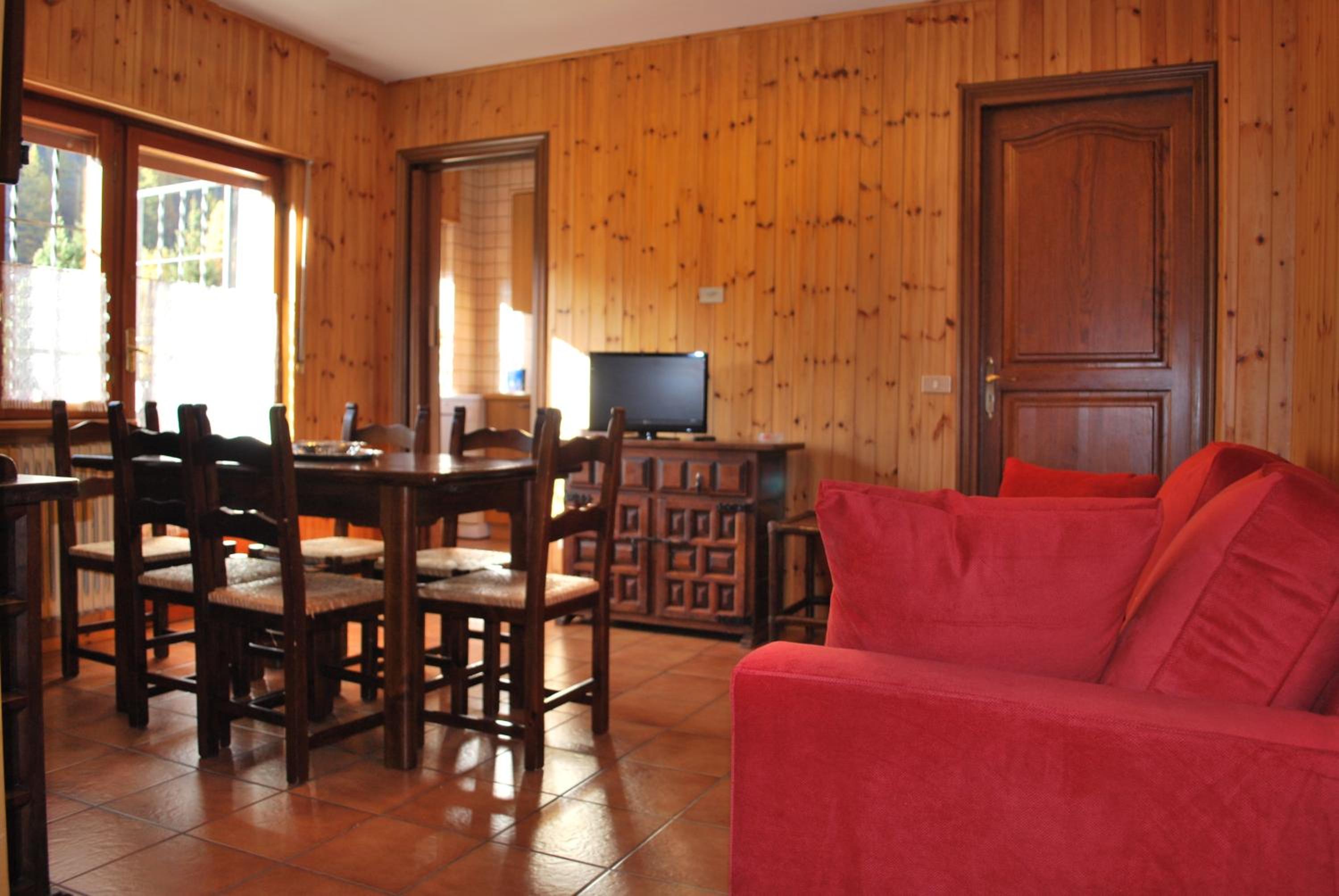 Two-Bedroom Apartment (5 Adults) photo 1