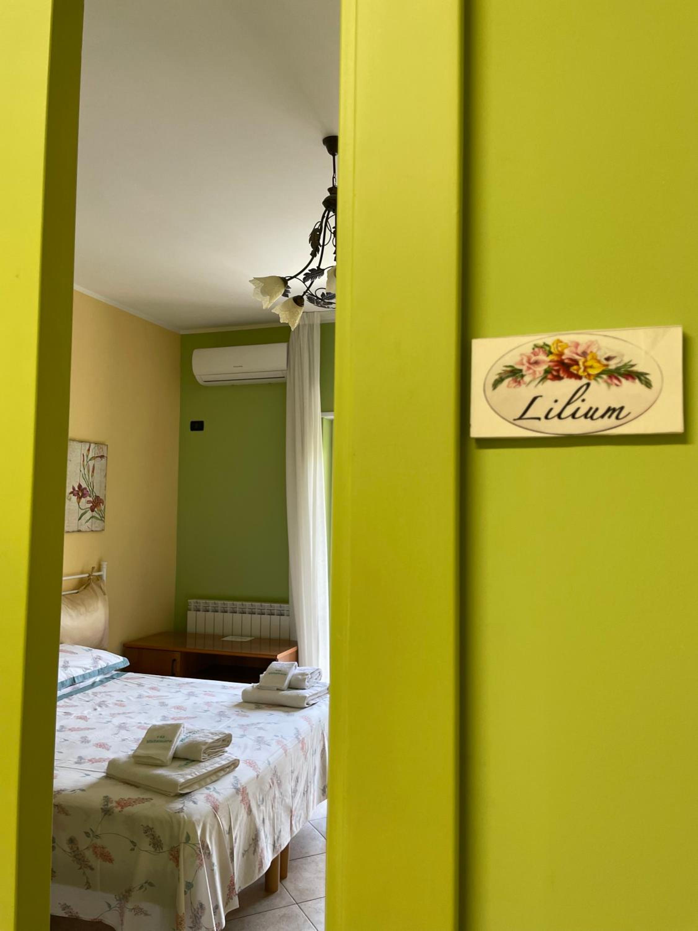 Quadruple Room with Private External Bathroom - Photo 27
