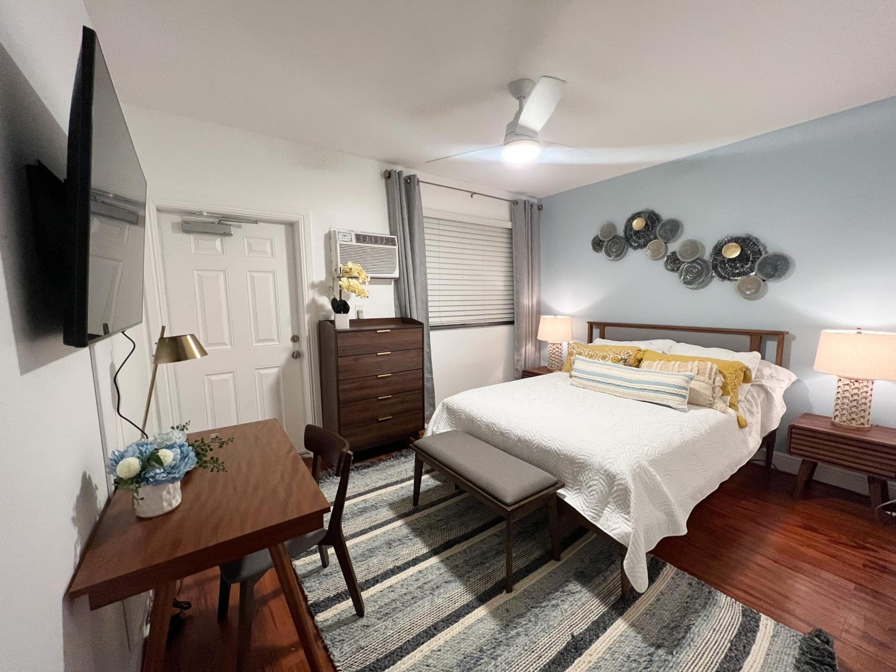 One-Bedroom Apartment - Photo 7
