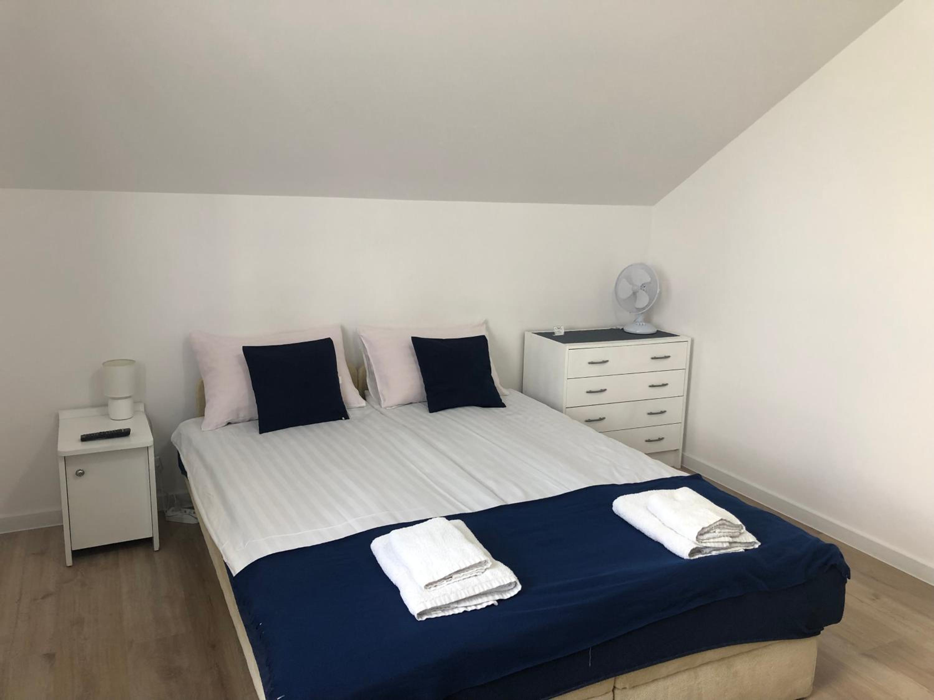 Double Room - Photo 6