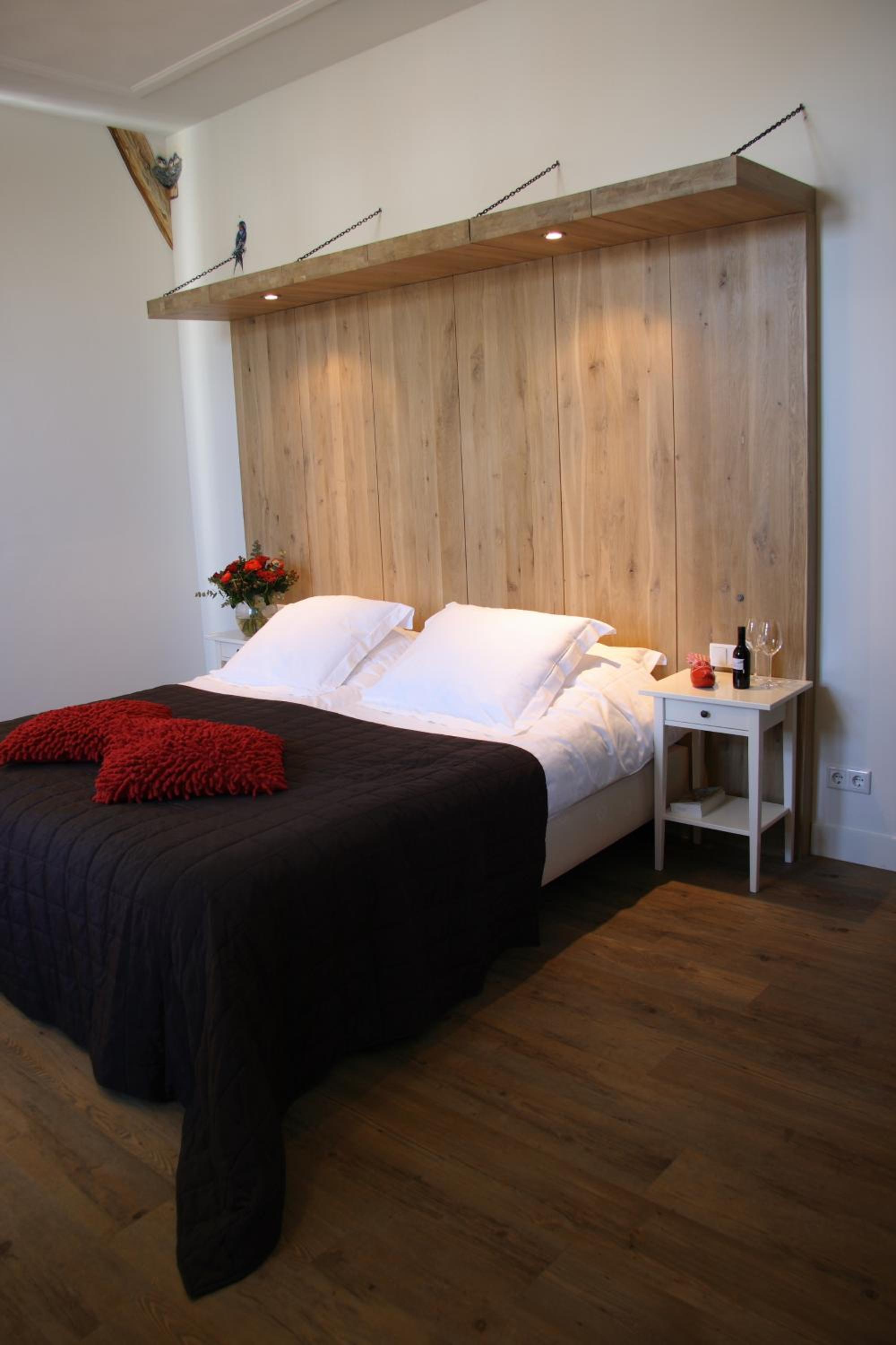 Deluxe Double Room with Bath - Photo 1