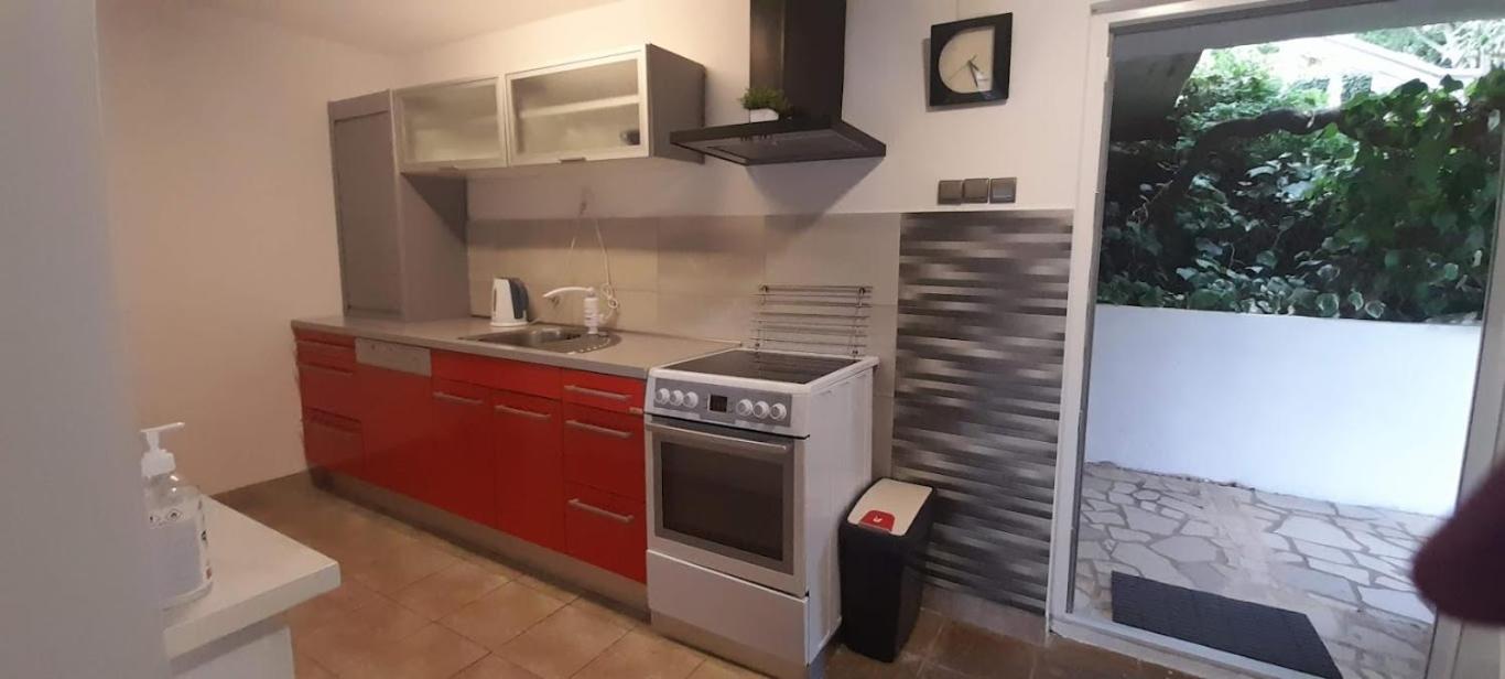 One-Bedroom House photo 2