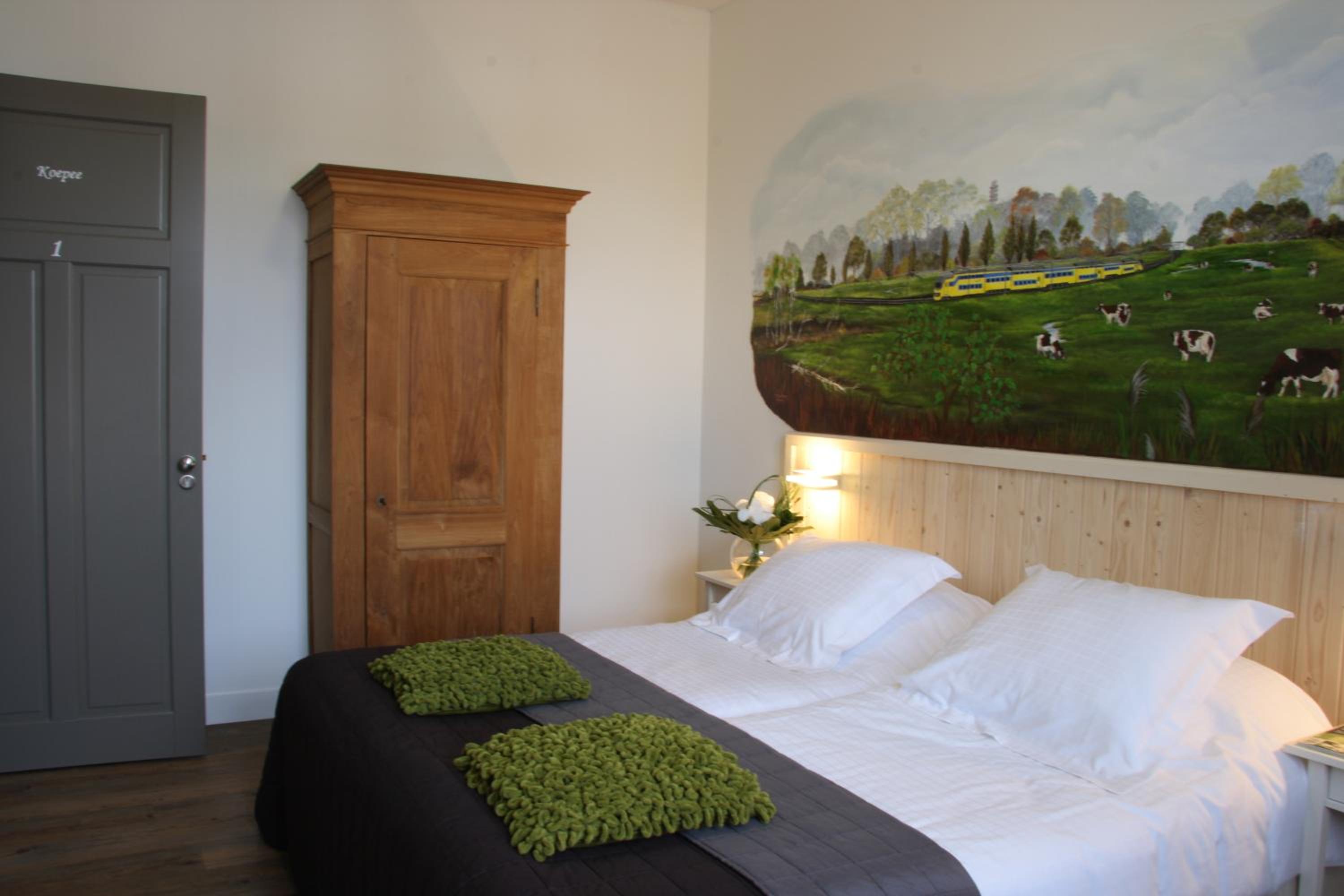 Budget Double Room photo 3