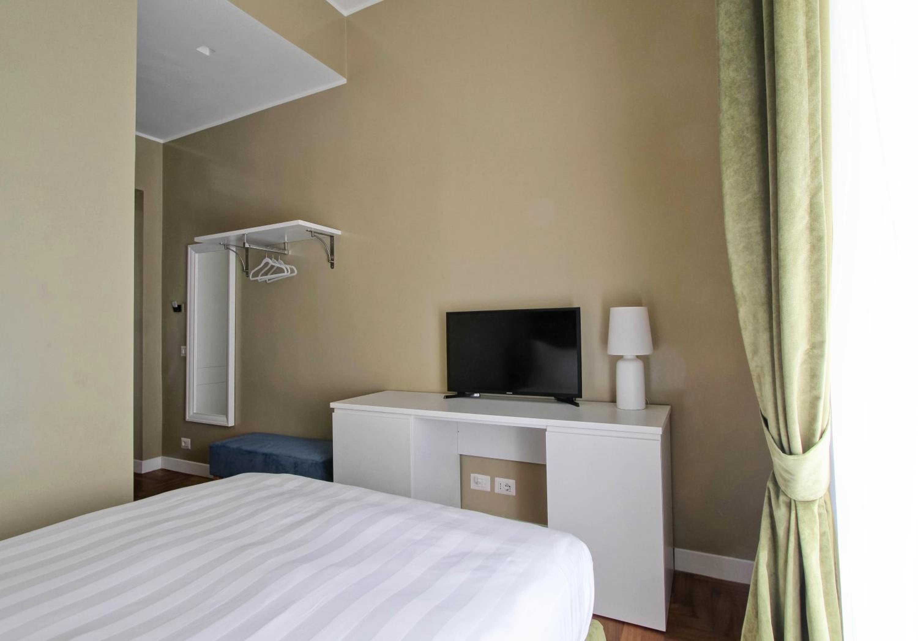 Budget Double Room photo 3