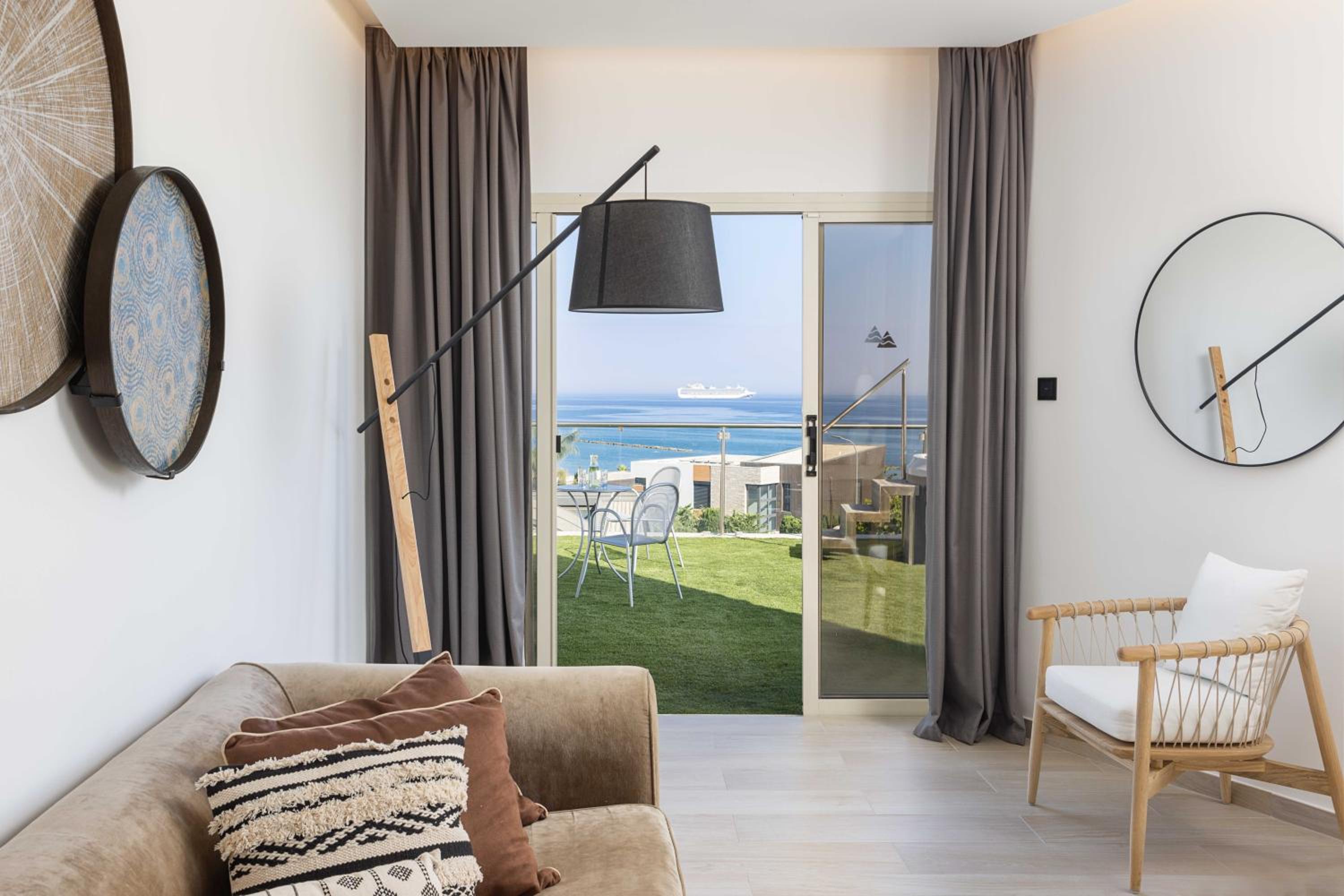 Limonia Terrace Suite Sea View with Outdoor Whirlpool photo 2