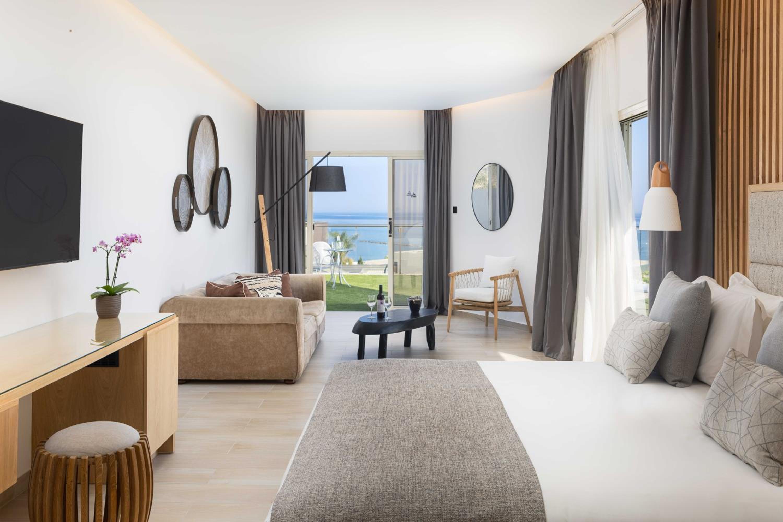 Limonia Terrace Suite Sea View with Outdoor Whirlpool