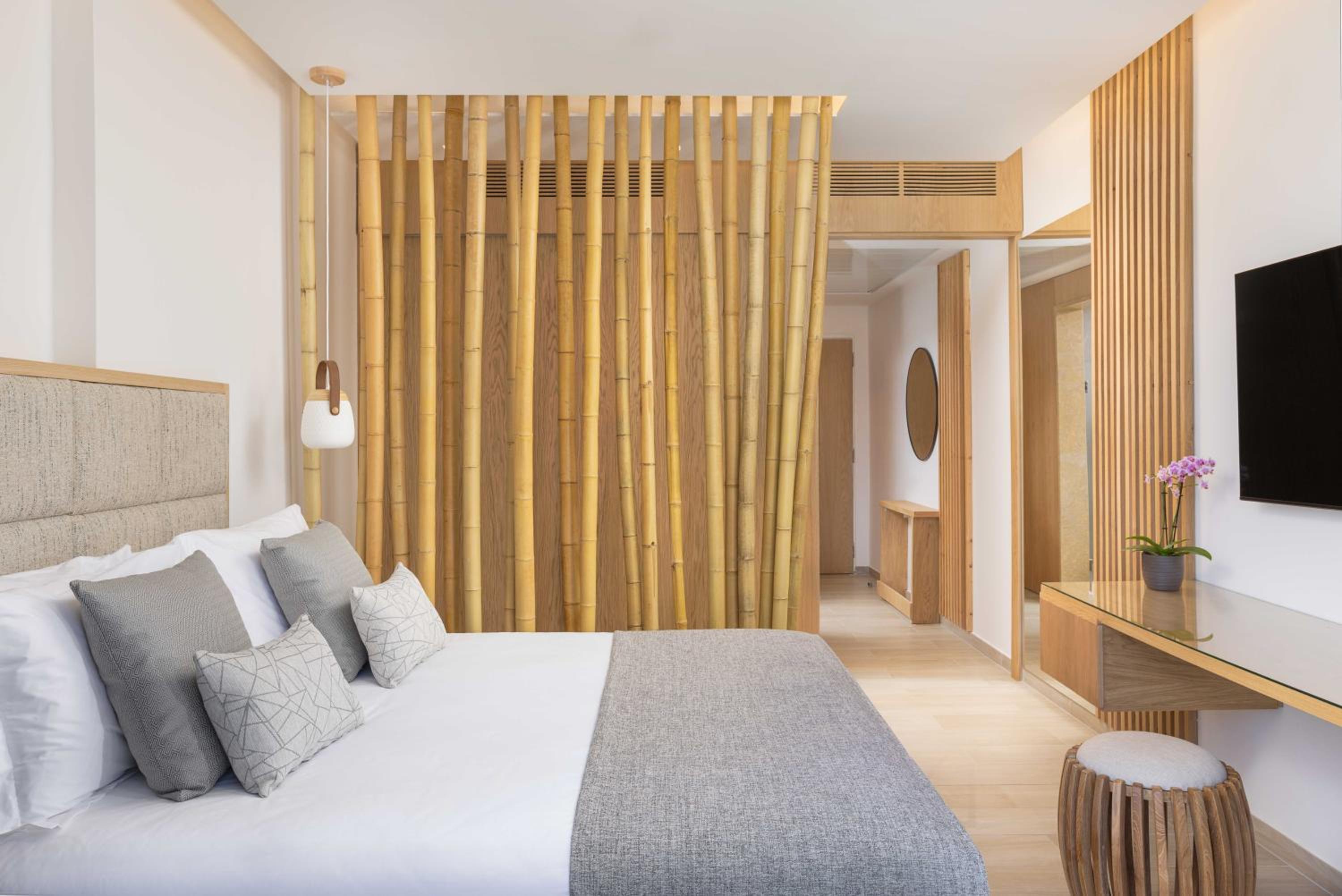 Junior Suite Twin/Double Sea View with Outdoor Whirlpool photo 2