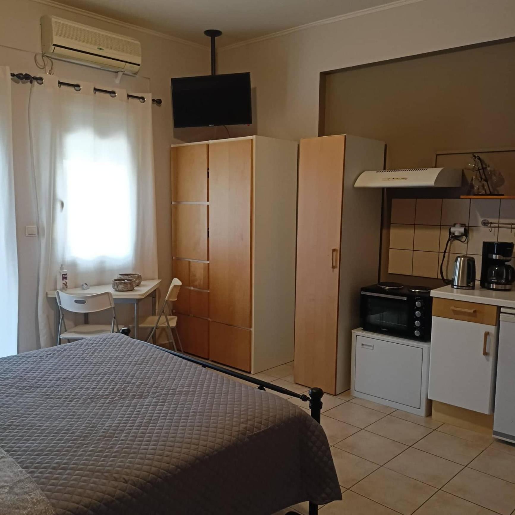 Double Room with Private Bathroom - Photo 3
