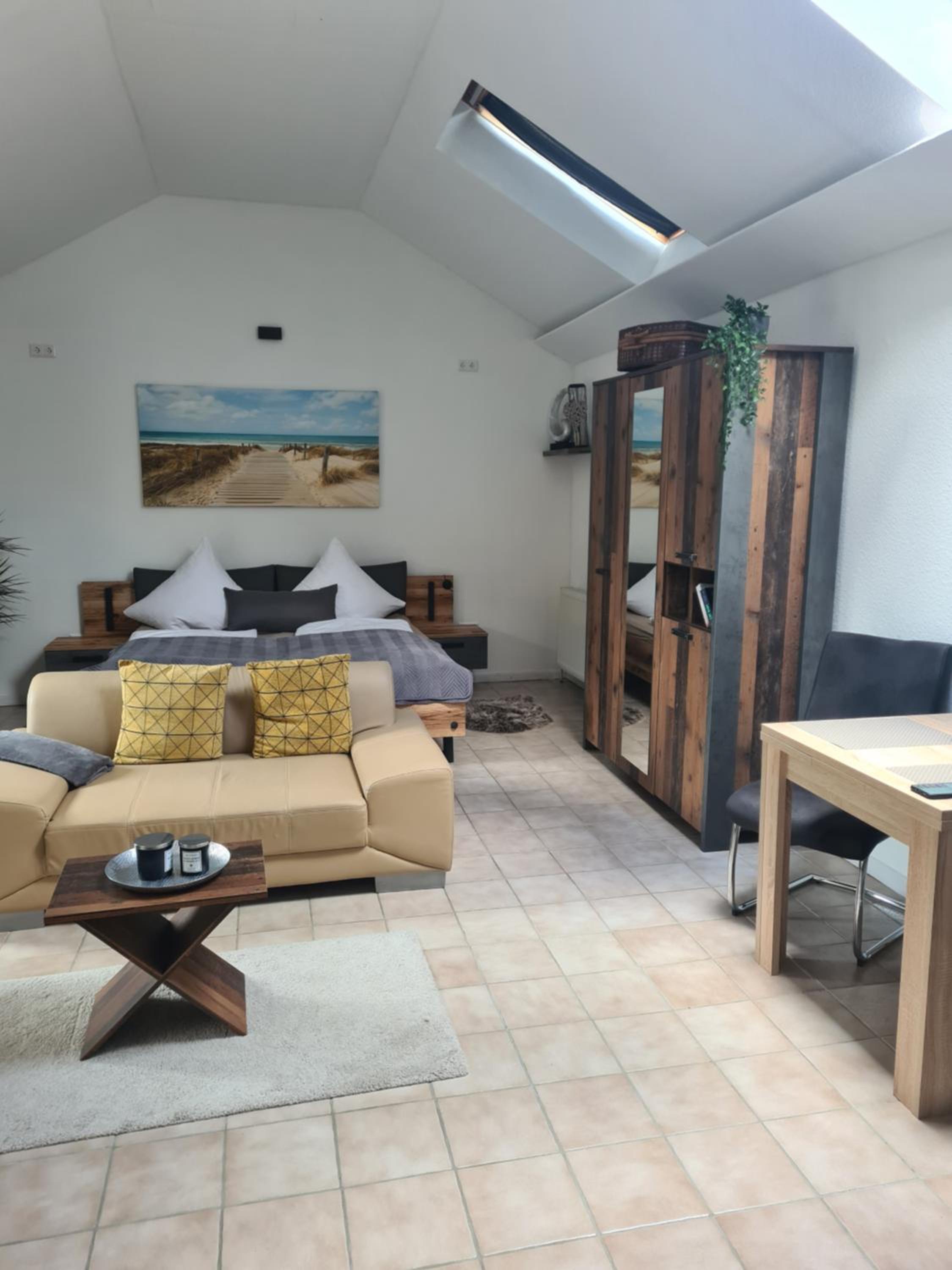 One-Bedroom House photo 1