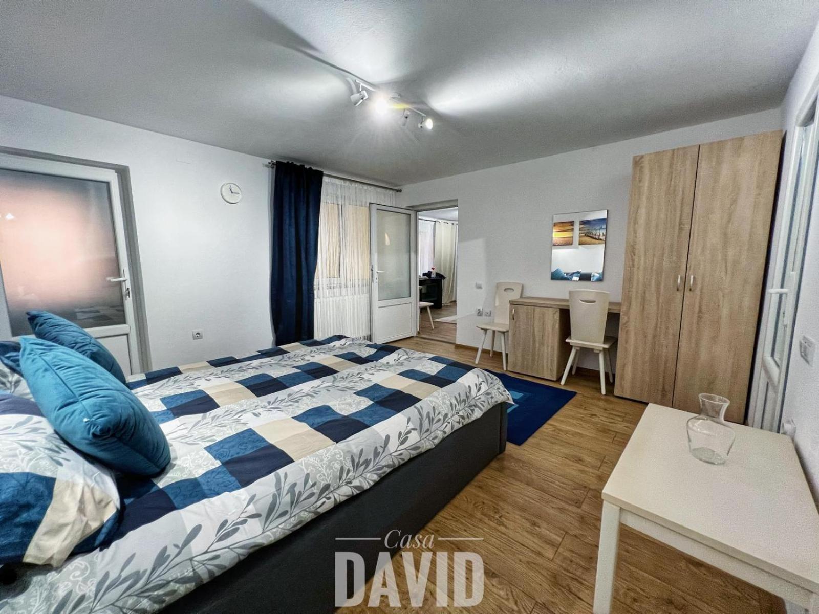 Two-Bedroom House - Photo 2