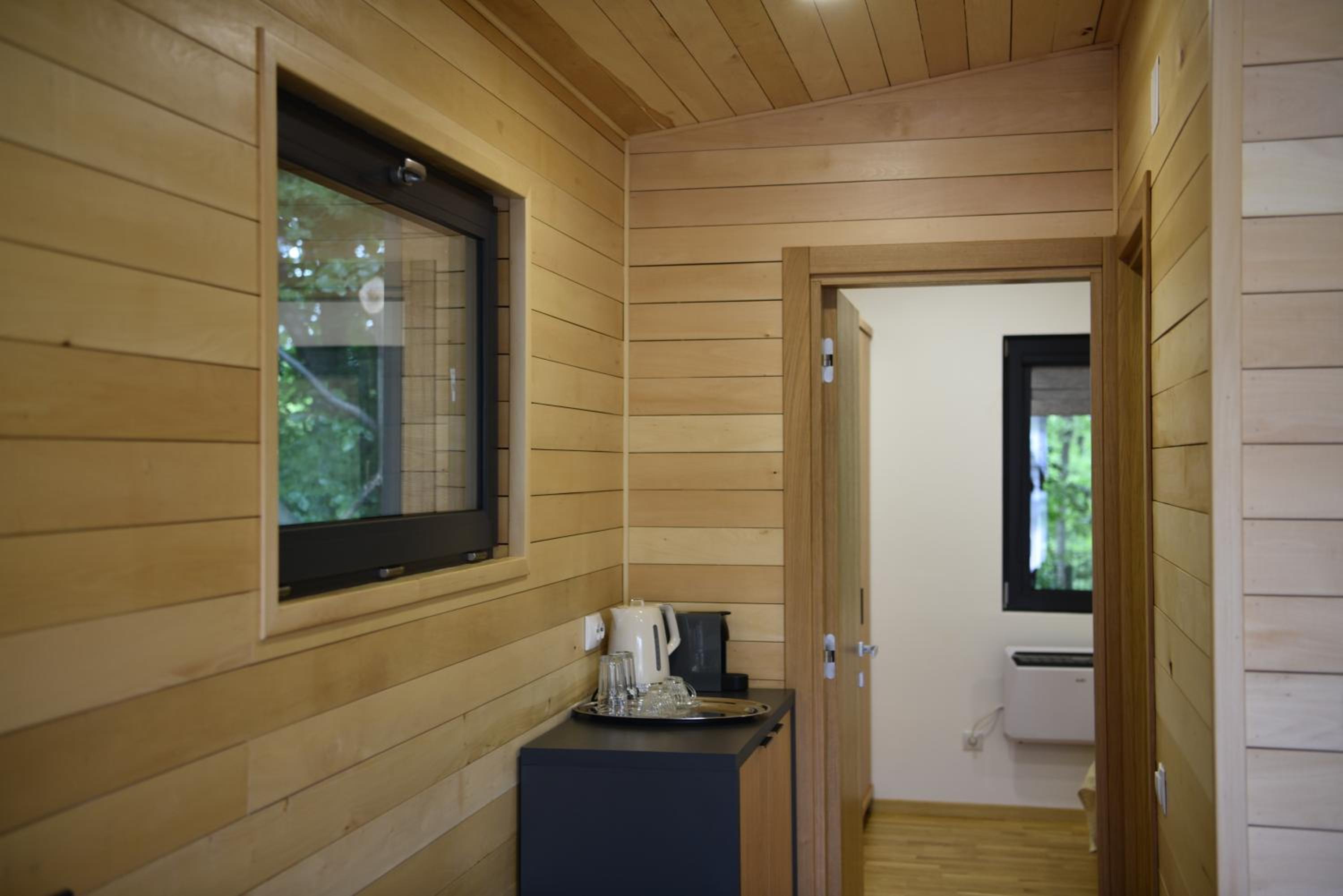 Bungalow with Garden View - Photo 5