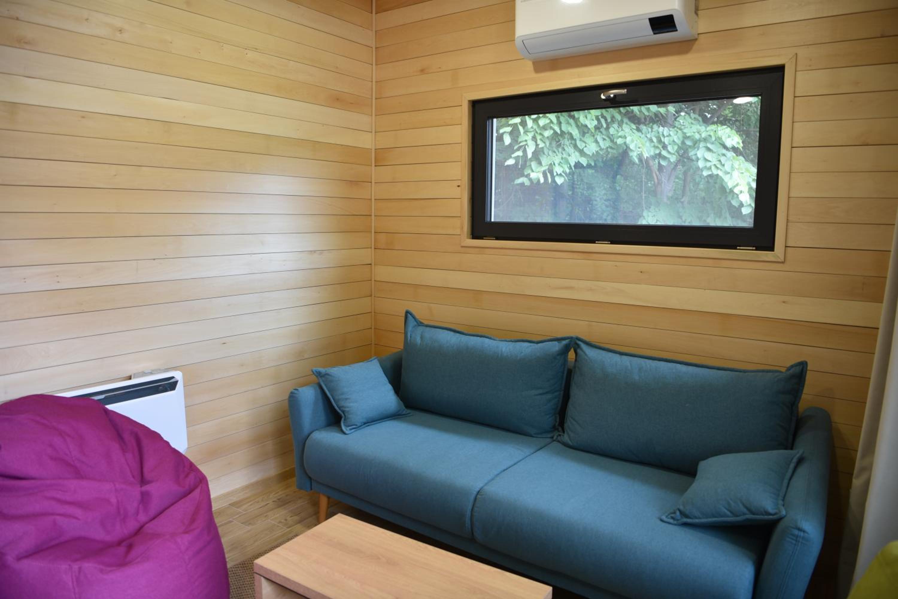 Bungalow with Garden View - Photo 6