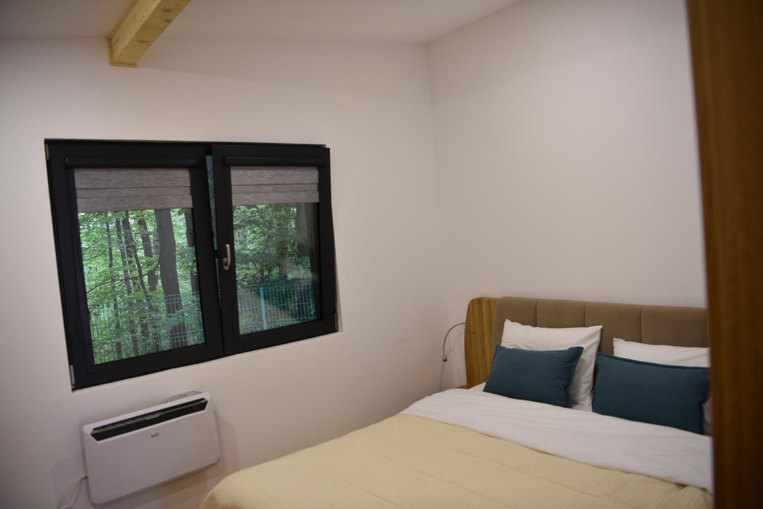Bungalow with Garden View - Photo 15
