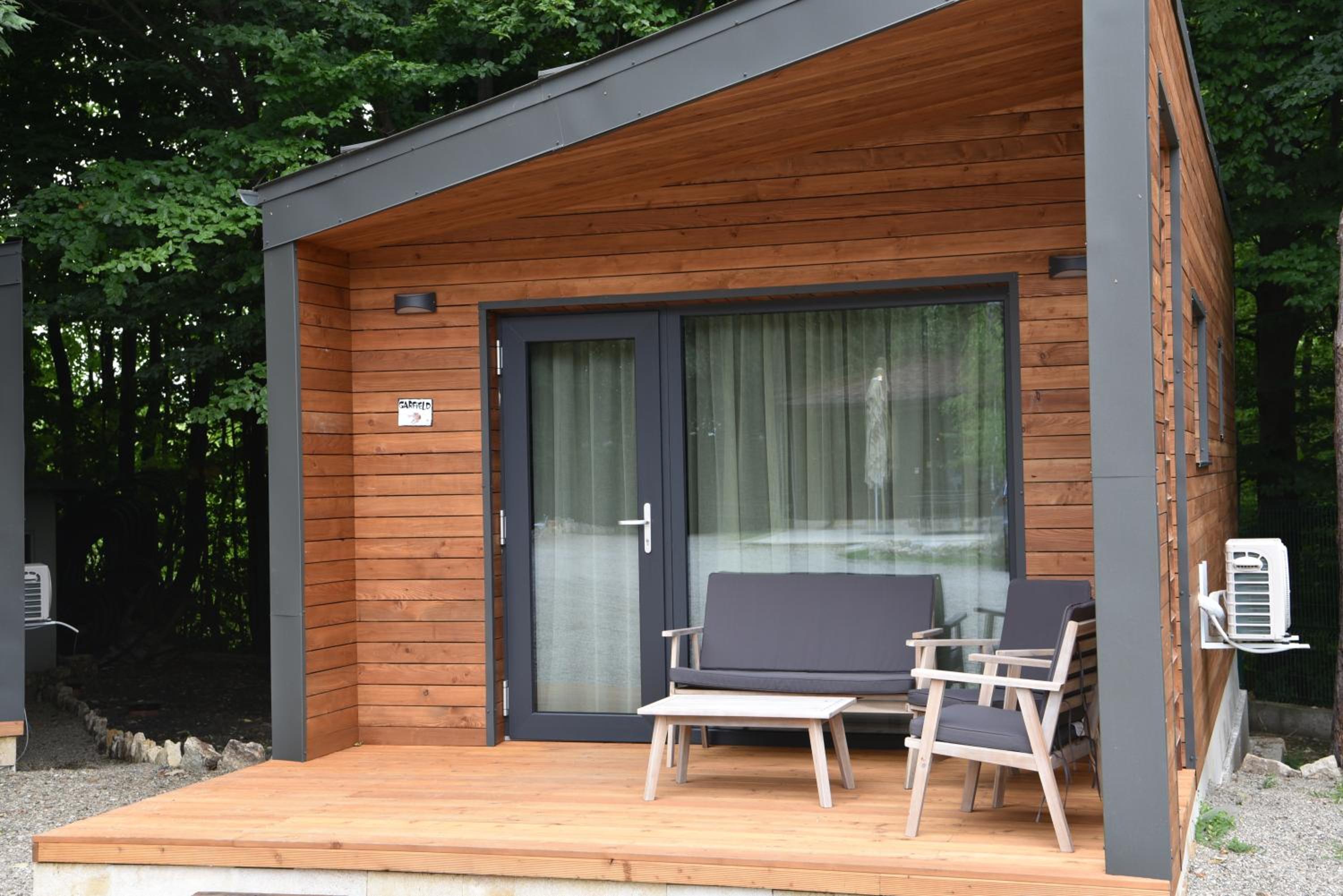 Bungalow with Garden View - Photo 10