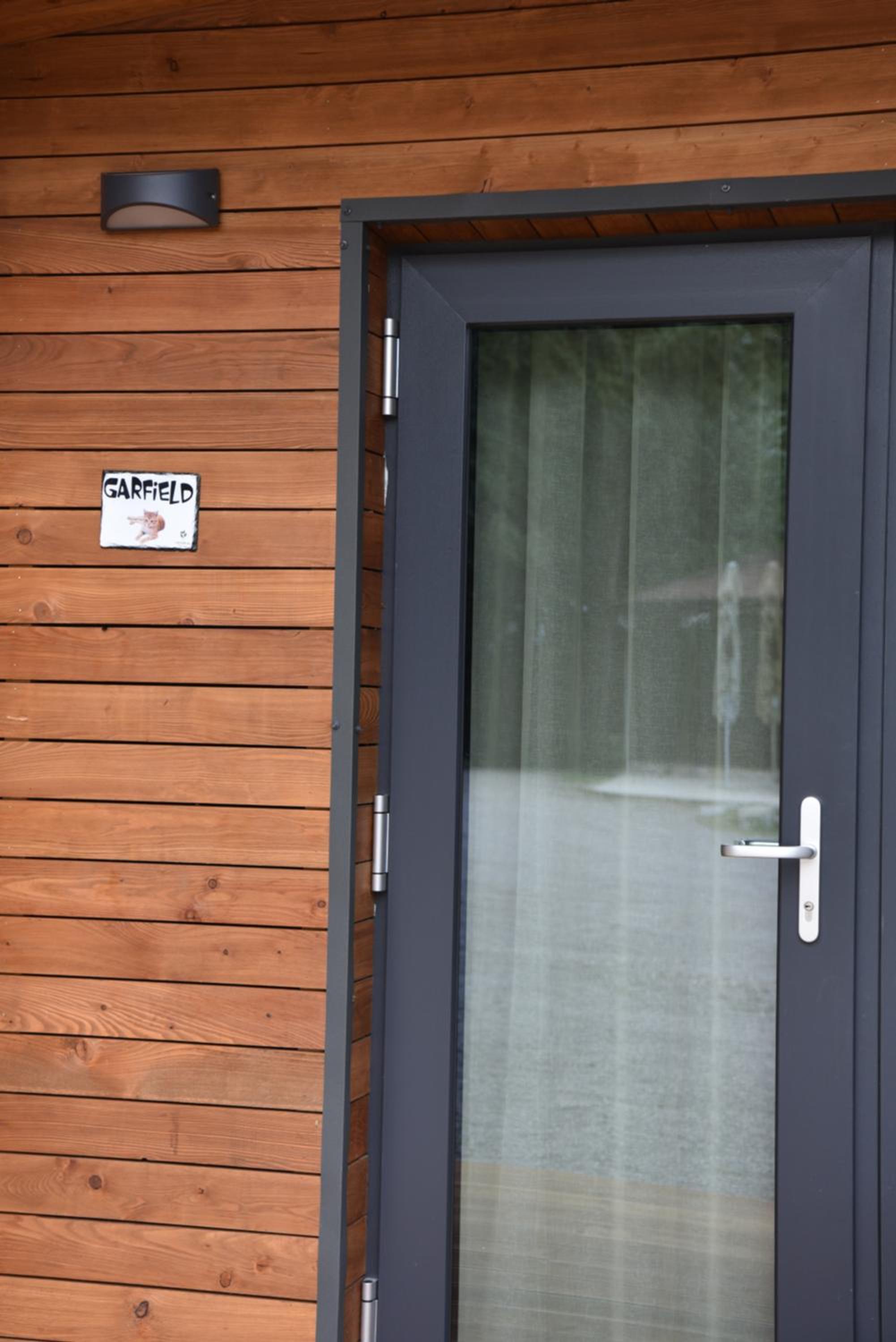 Bungalow with Garden View - Photo 11