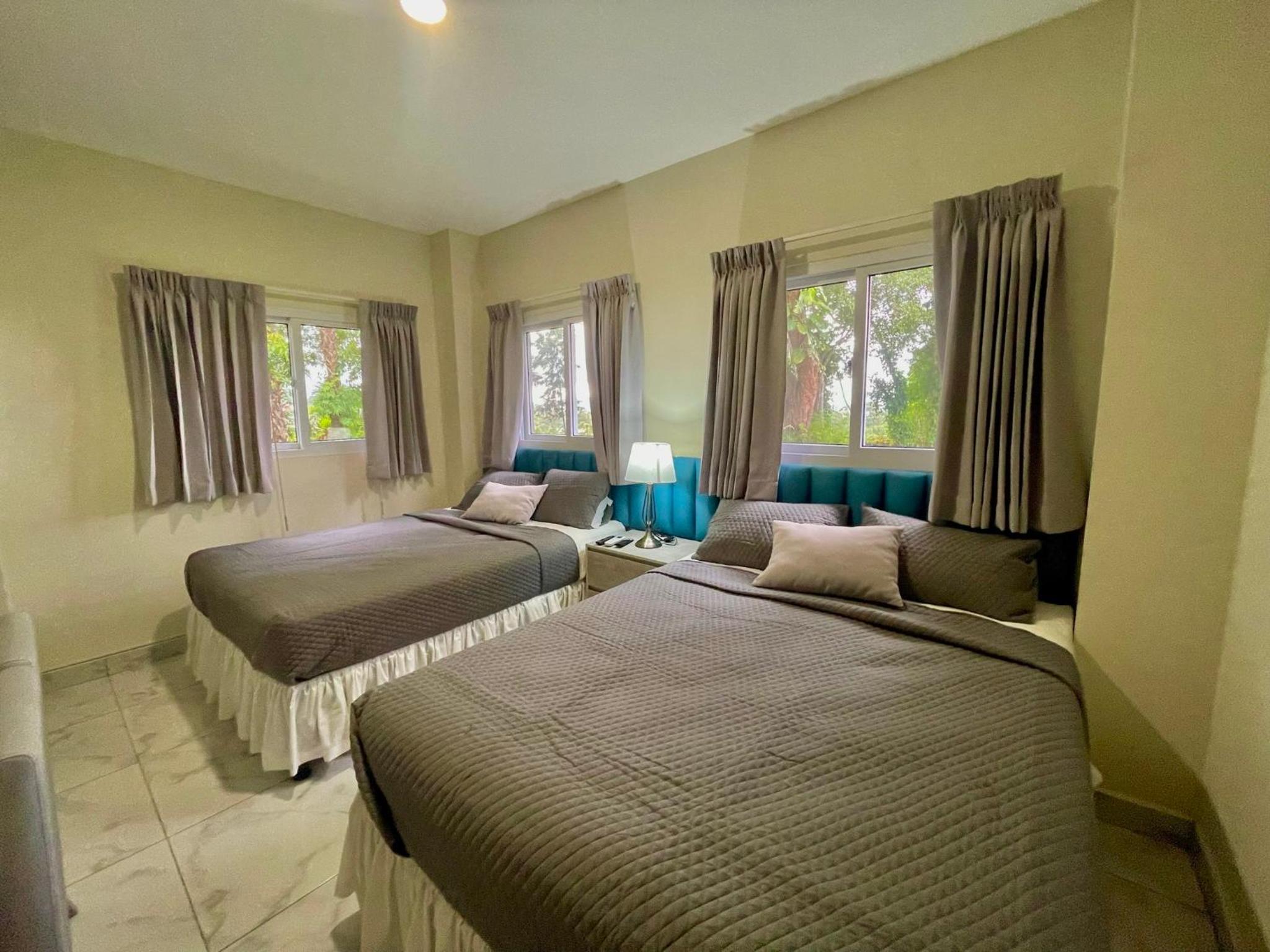 Deluxe Double Room with Extra Bed photo 3
