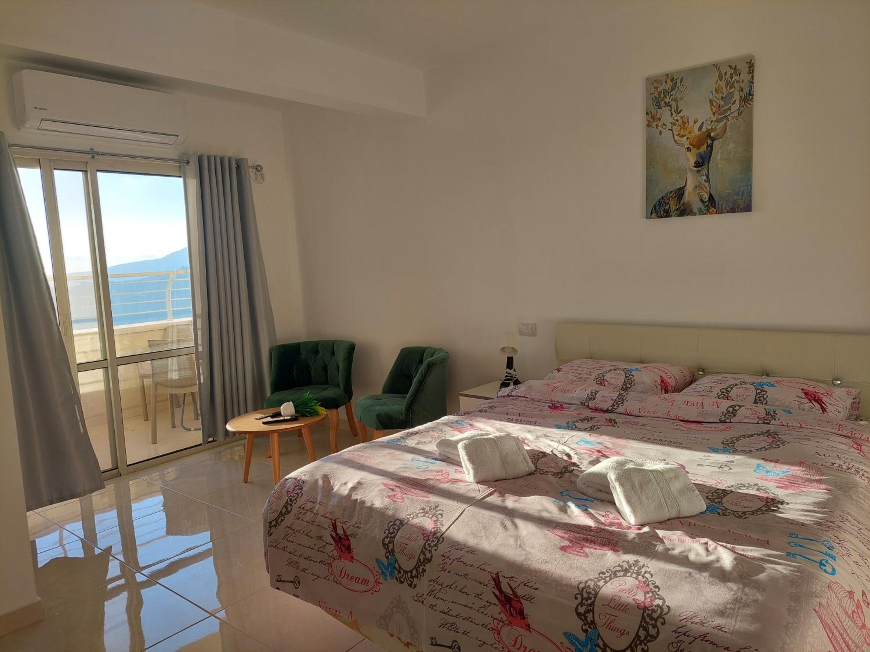 Deluxe Double Room with Balcony - Photo 13