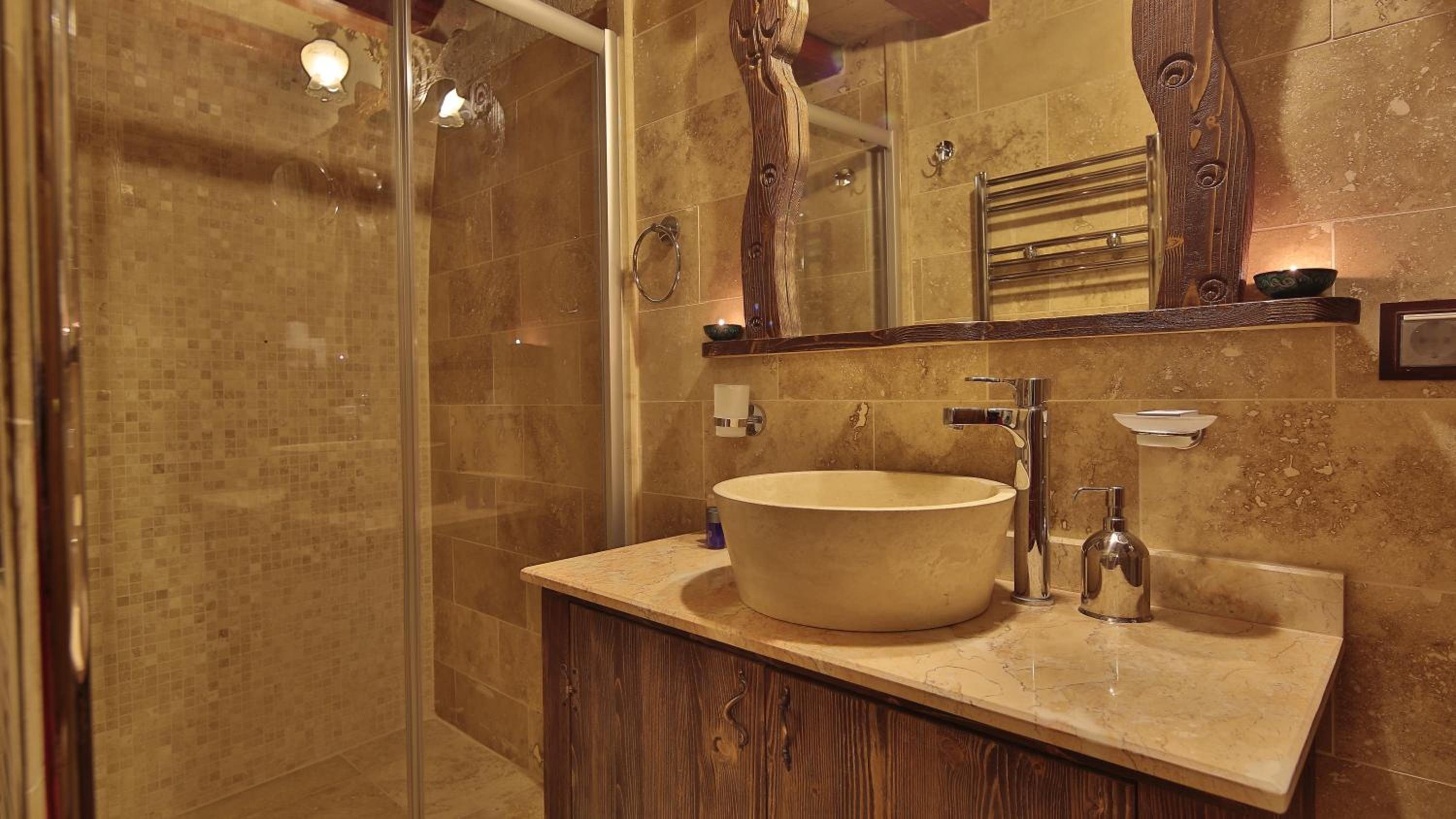 Deluxe Double Room - Photo 8