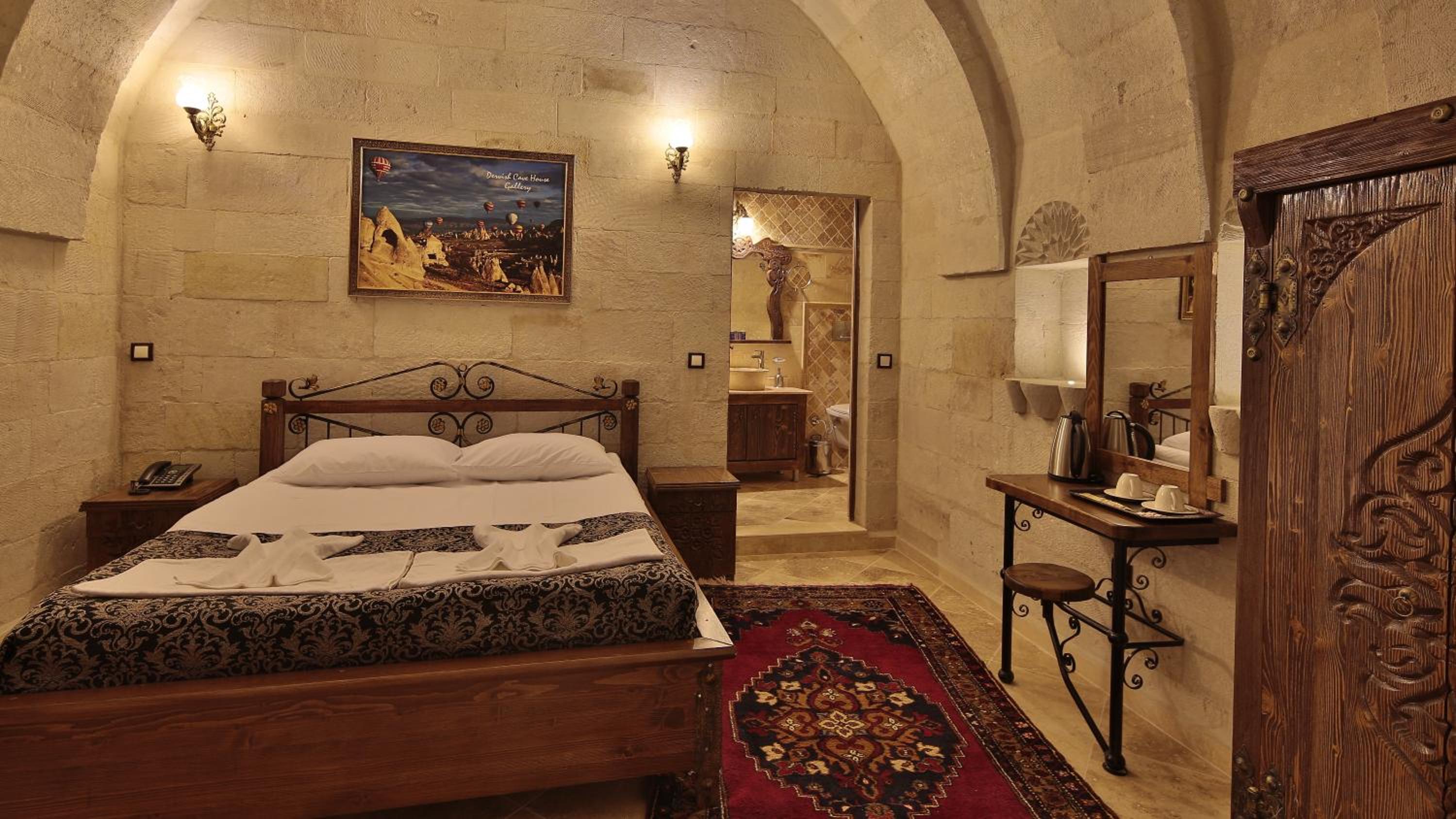 Deluxe Double Room - Photo 9