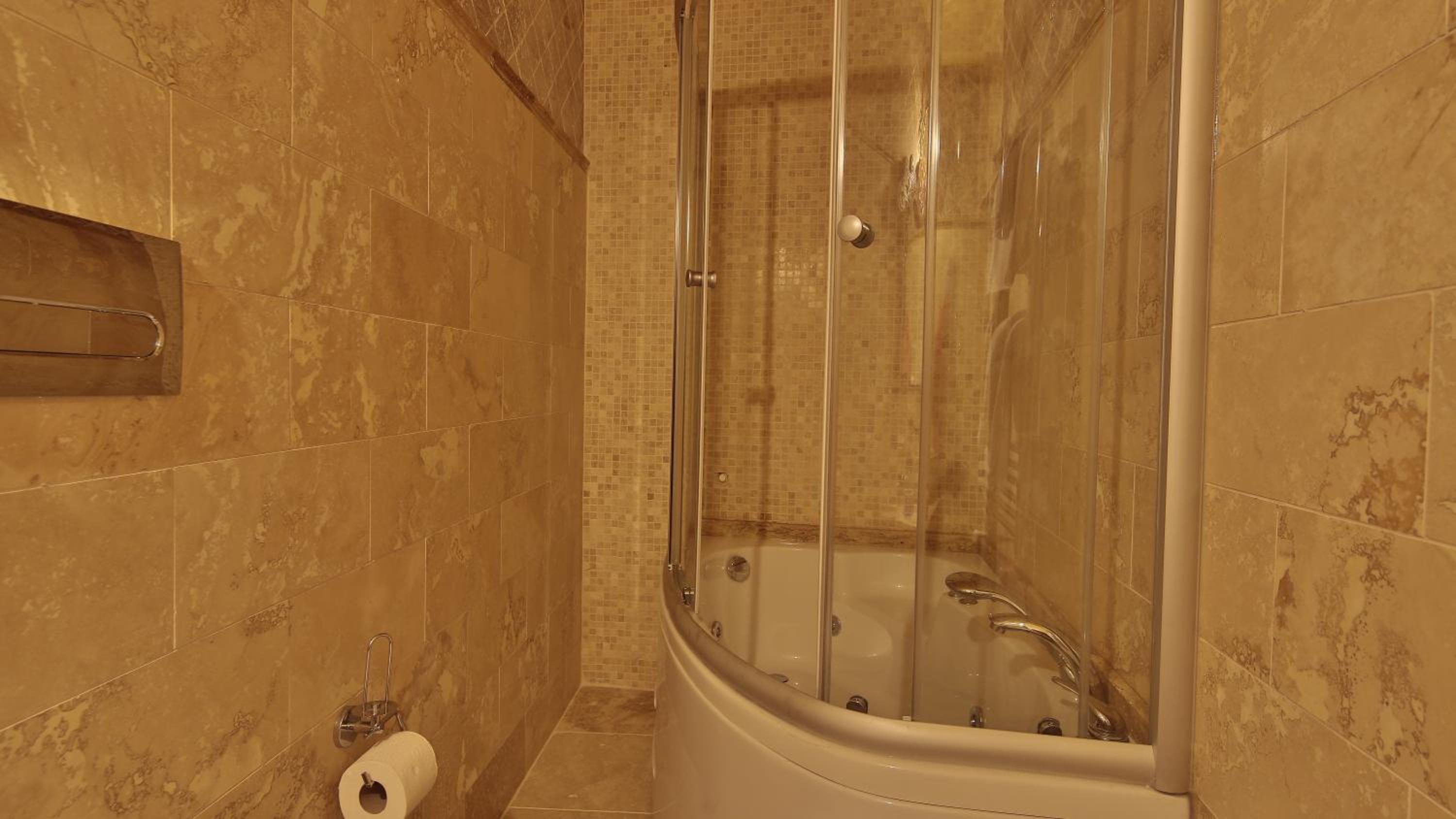 Family Suite - Photo 10