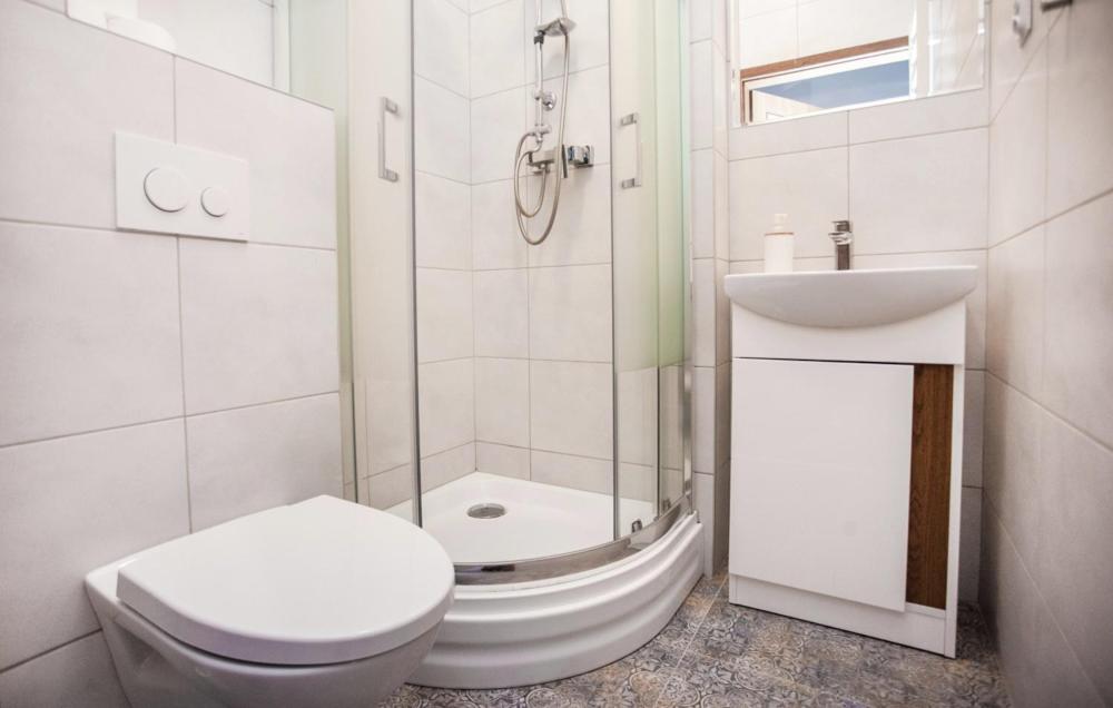 Triple Room with Private Bathroom - Photo 1