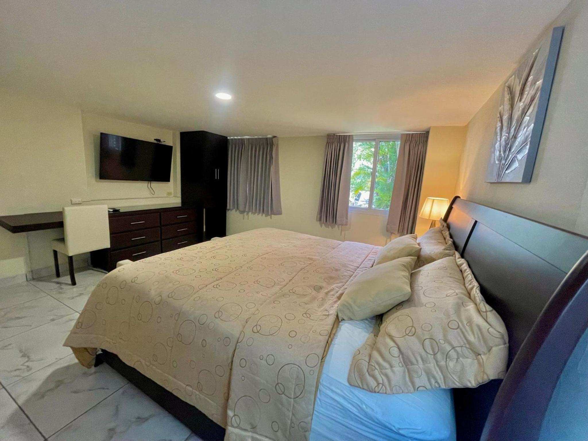 Large Double Room photo 2