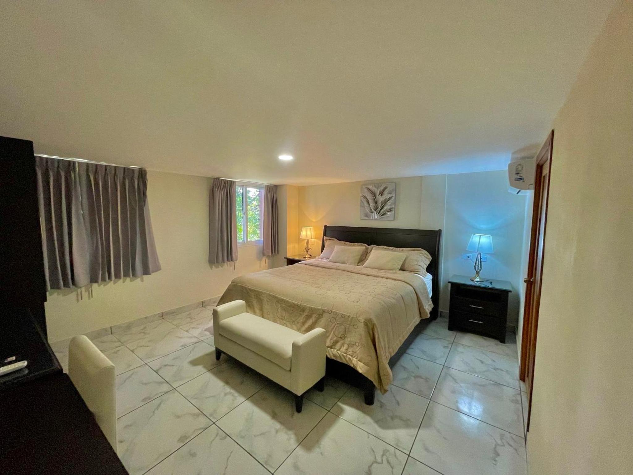 Large Double Room photo 1