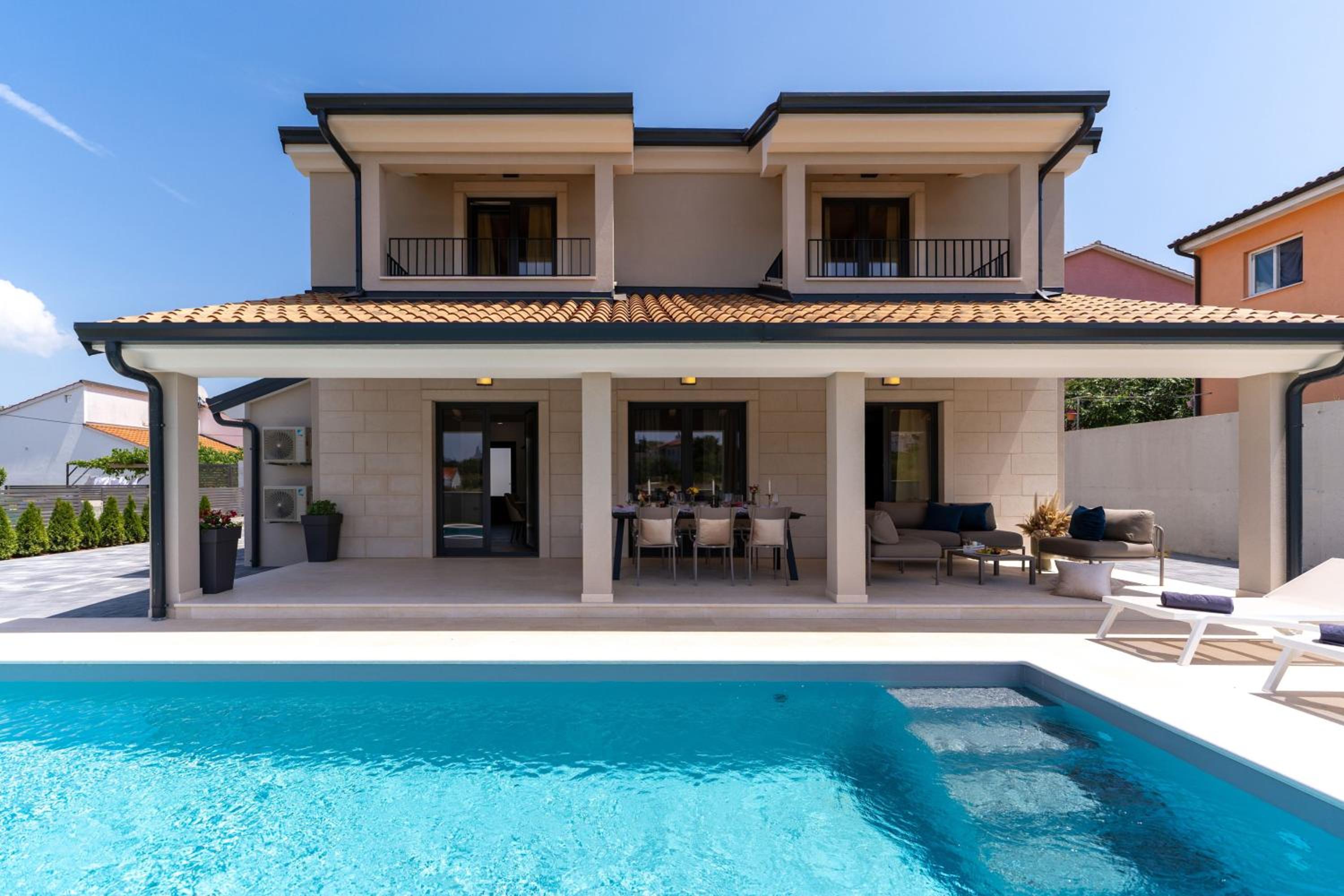 Three-Bedroom Villa photo 2
