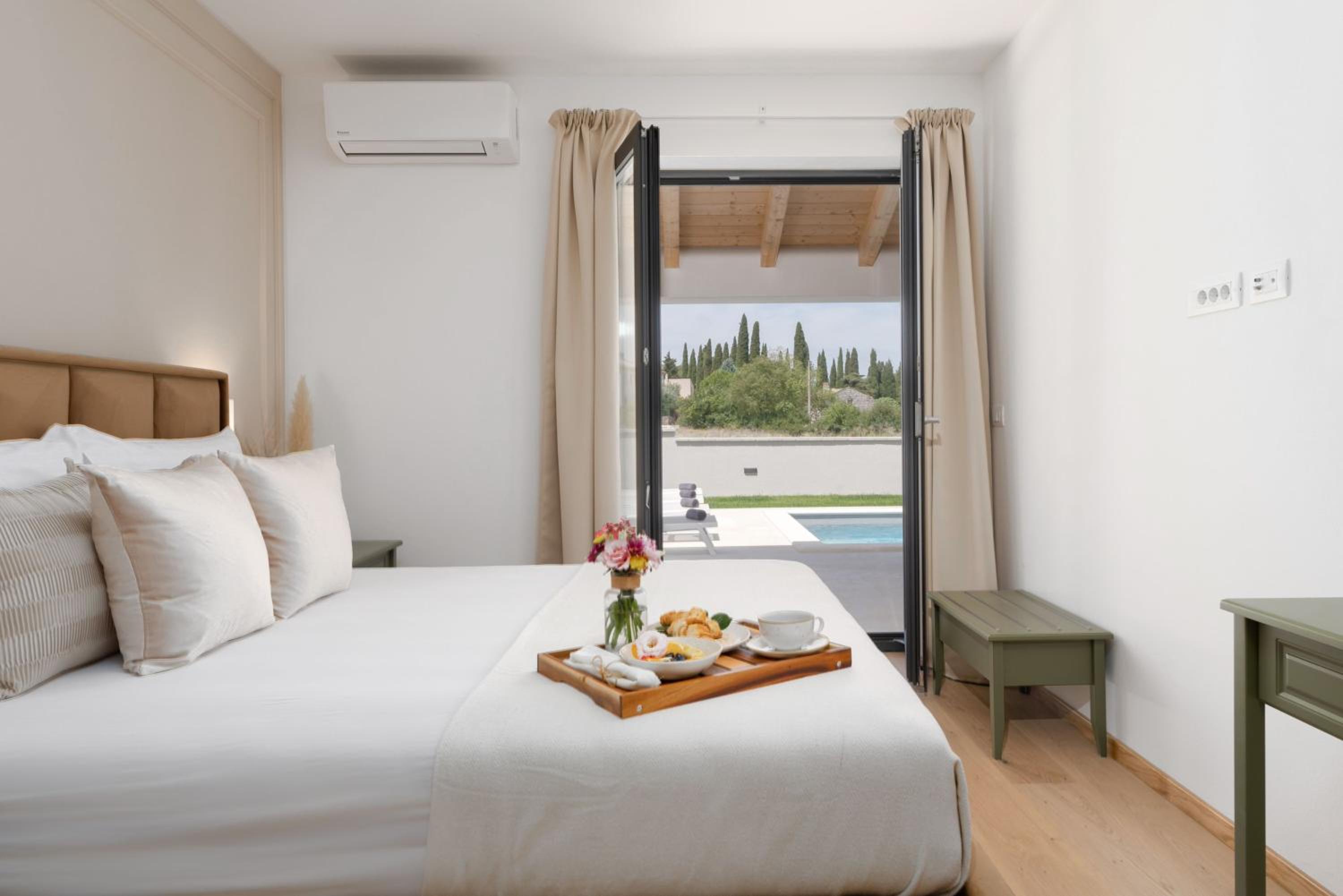 Three-Bedroom Villa photo 1