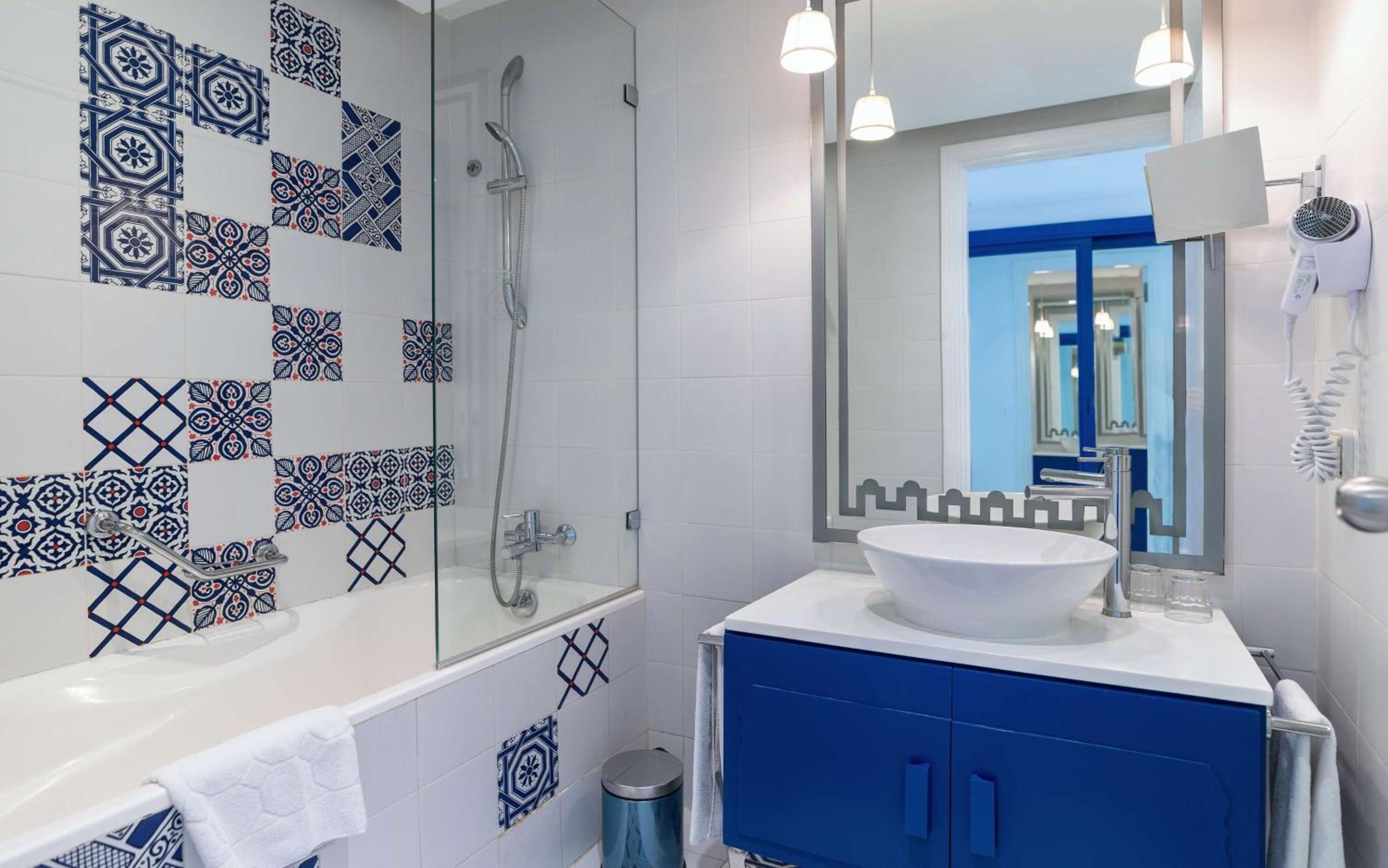 Junior Suite with Balcony and Sea View photo 3