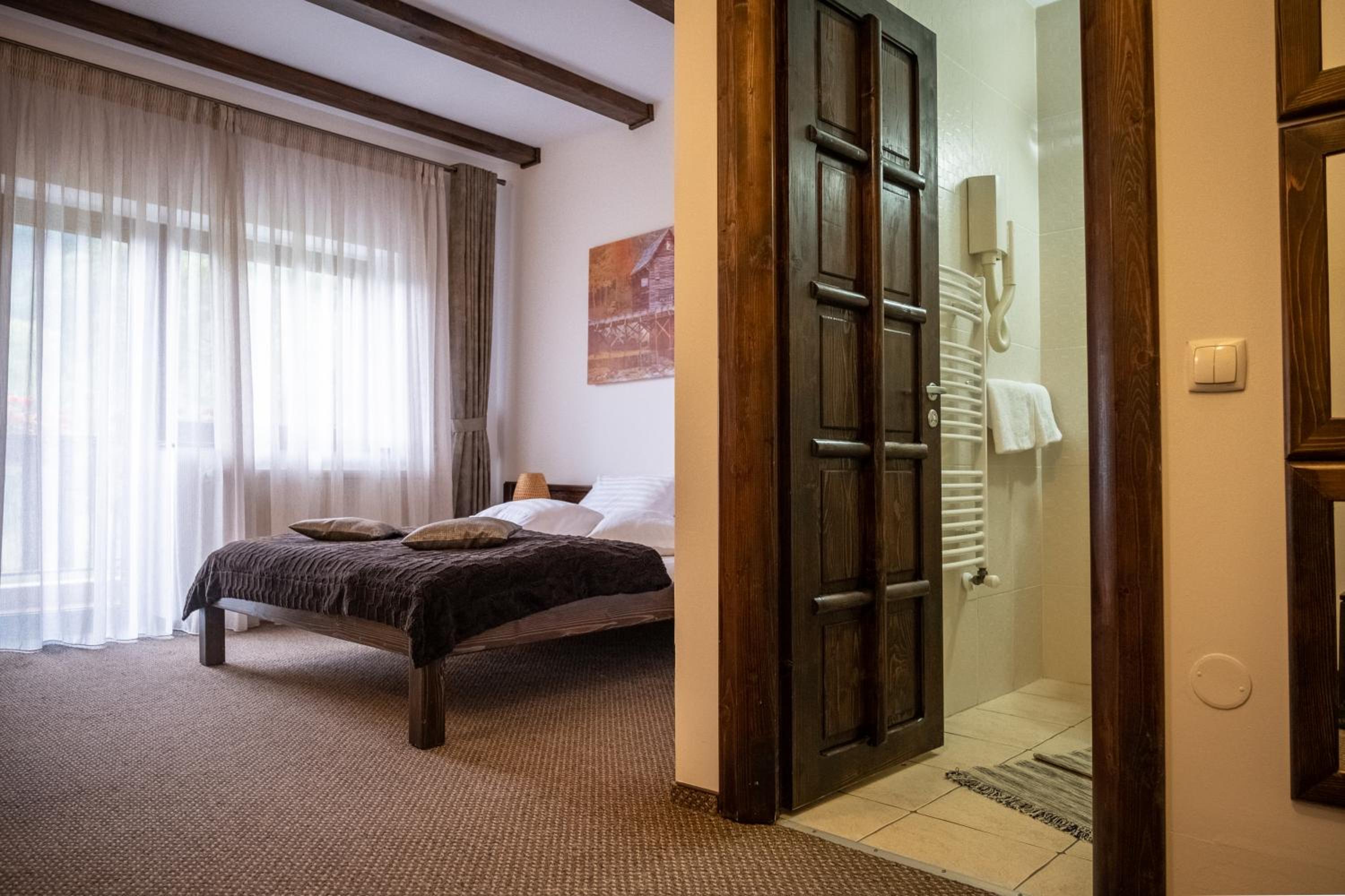 Double or Twin Room with Balcony - Photo 1