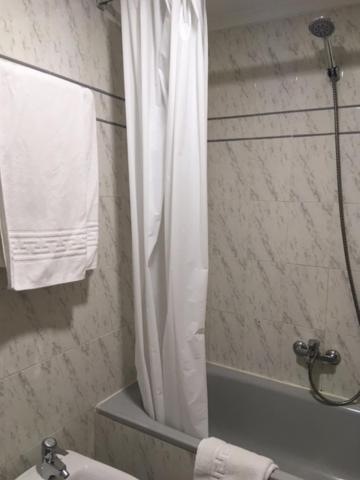 Double Room - Photo 5