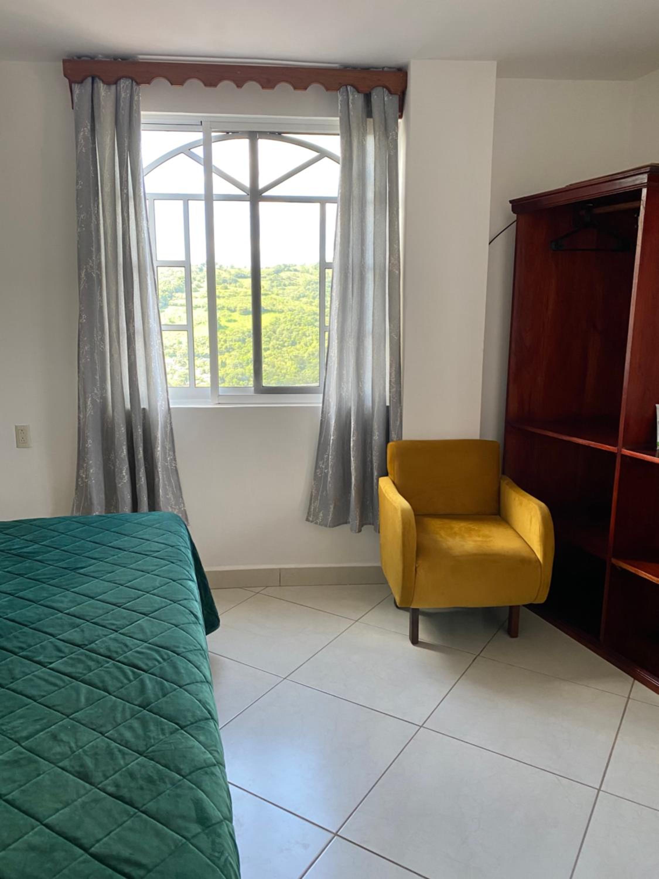 Deluxe Room - Photo 10
