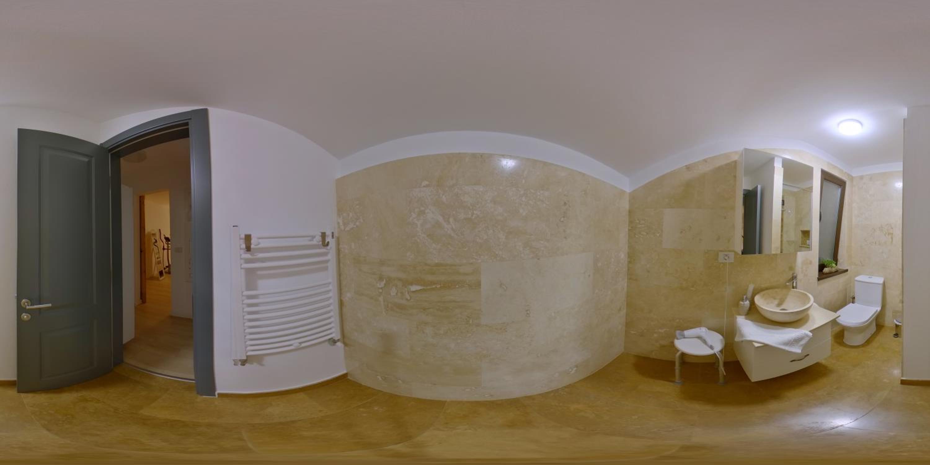 Superior King Room - Photo 21