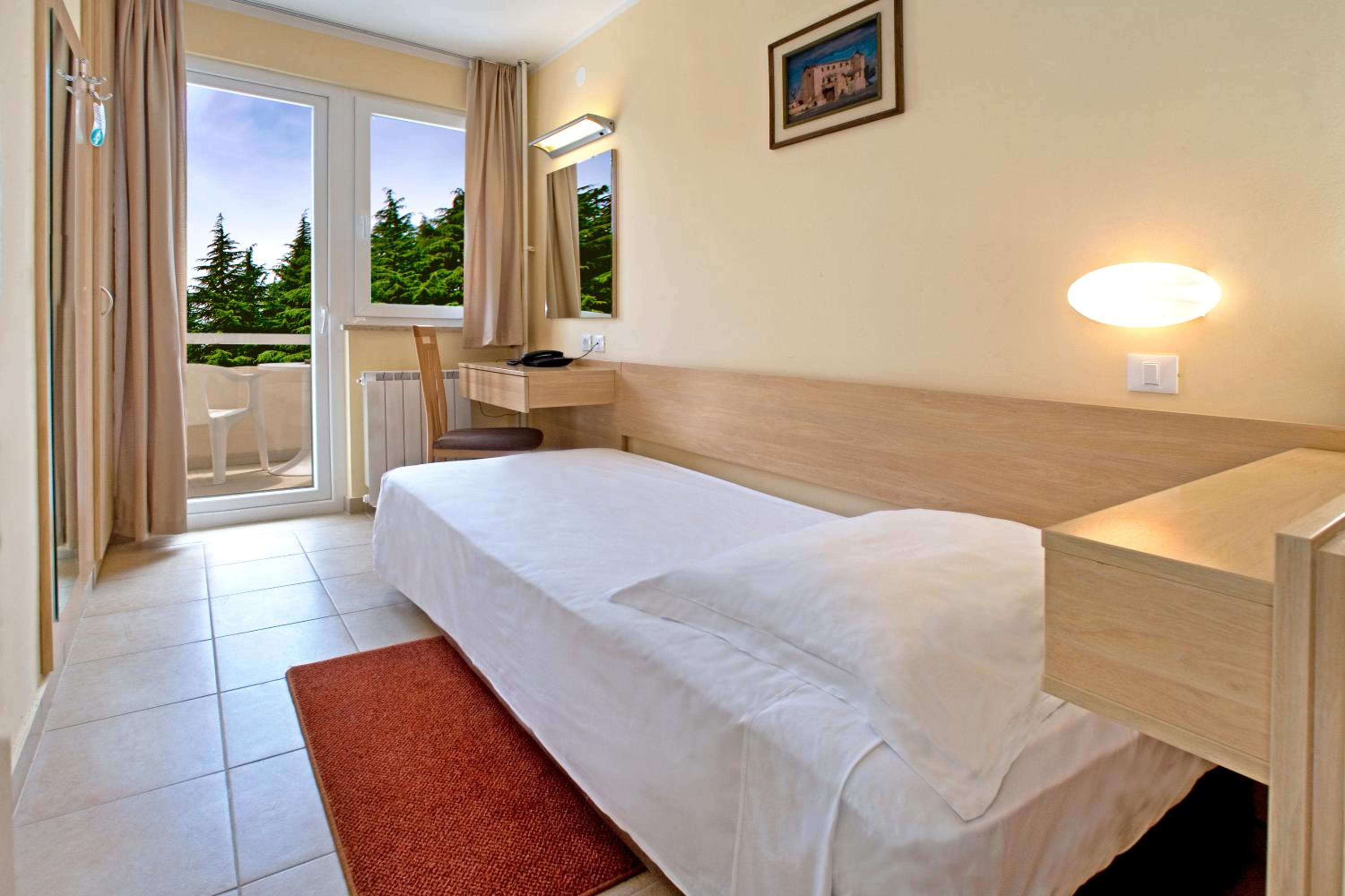 Classic Single Room with Balcony